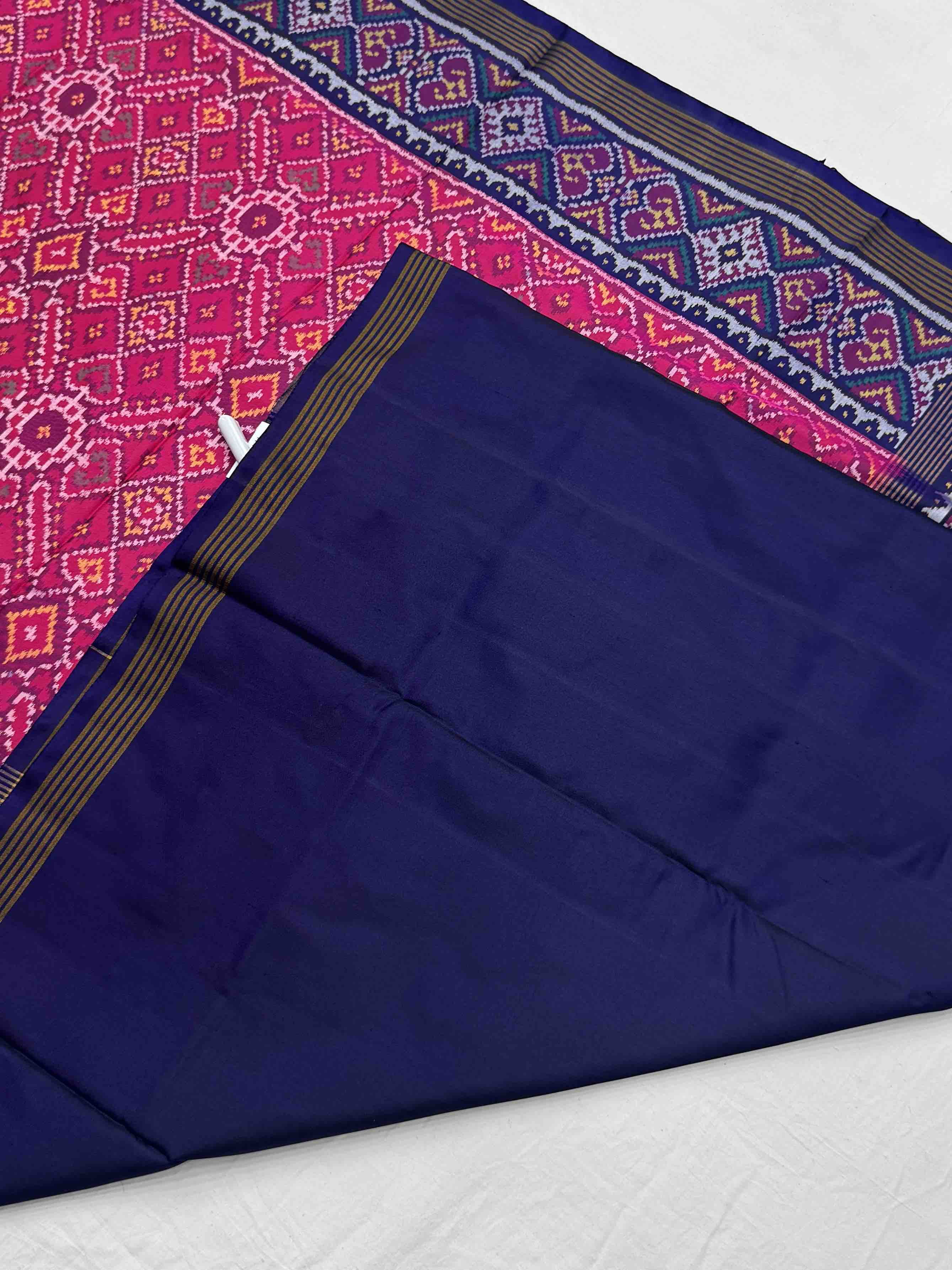 Purple & pink manekchawk Single ikat Patola