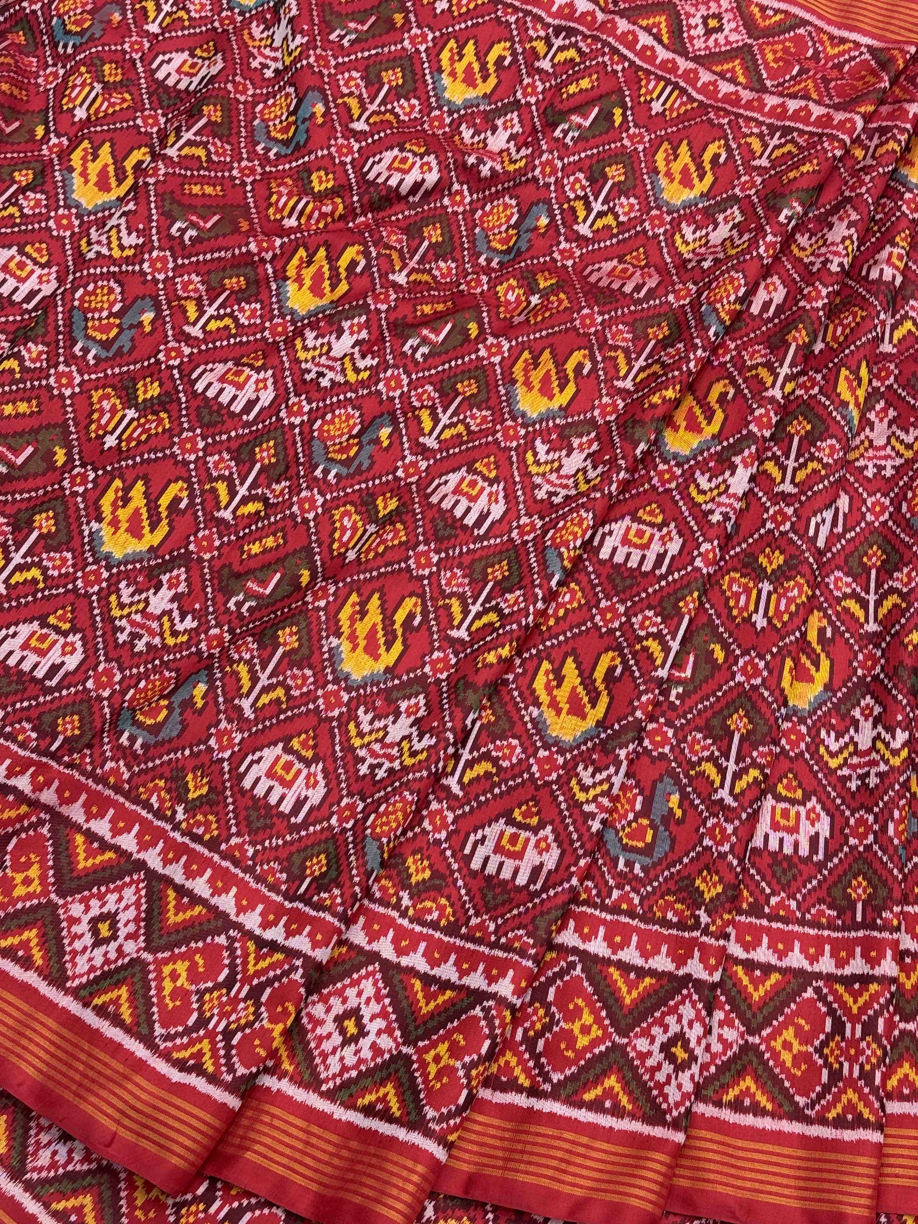 Red Narikunjar single Ikat Patola