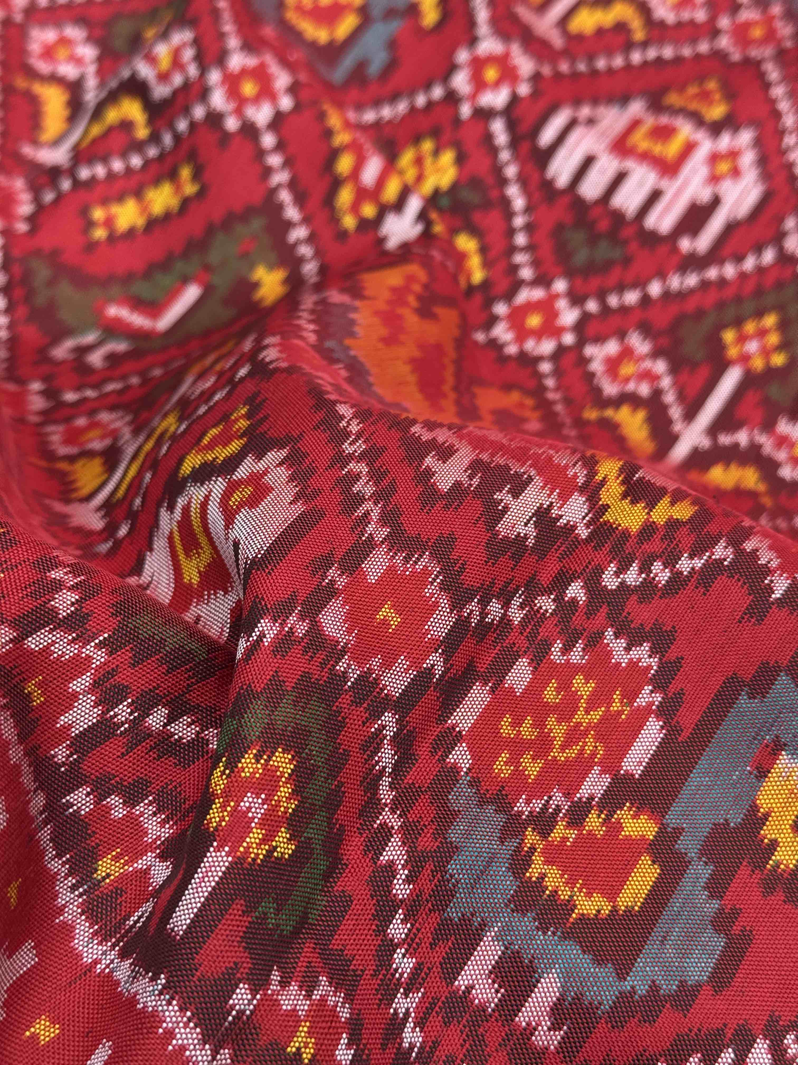 Red Narikunjar single Ikat Patola