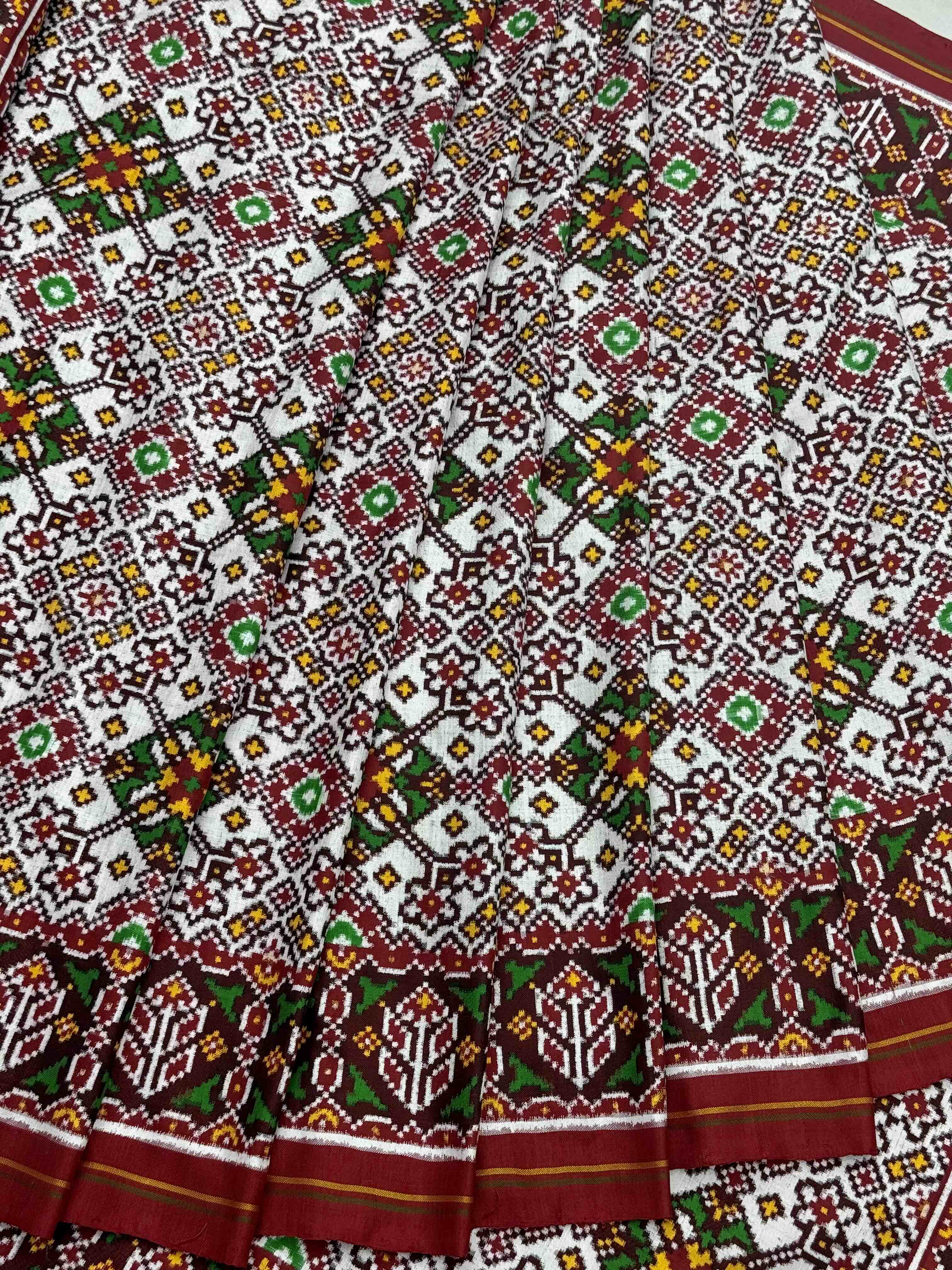 Red & white Navratan patan patola