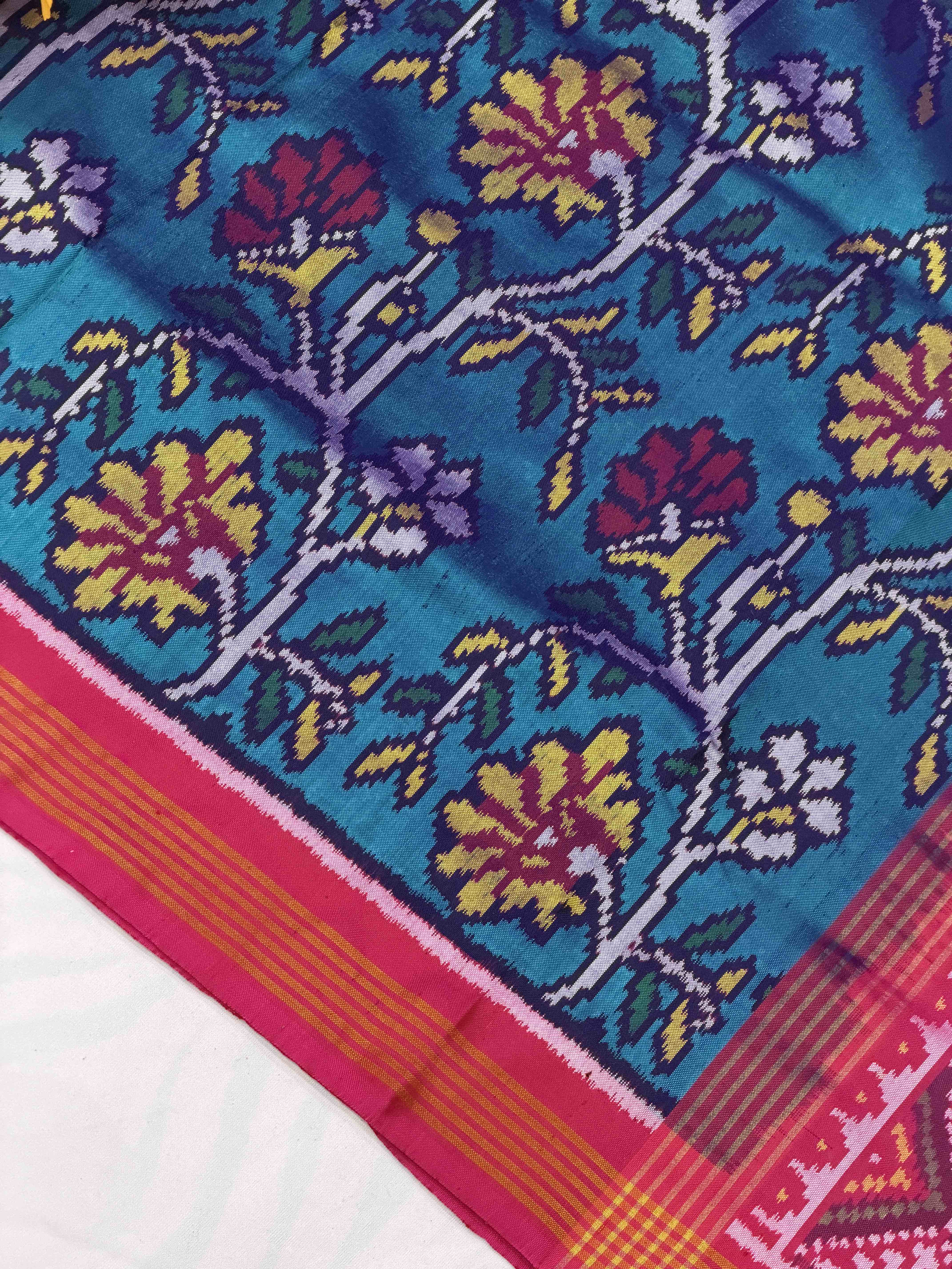 Pink & turquoise shaded Creeper Design Patola Saree
