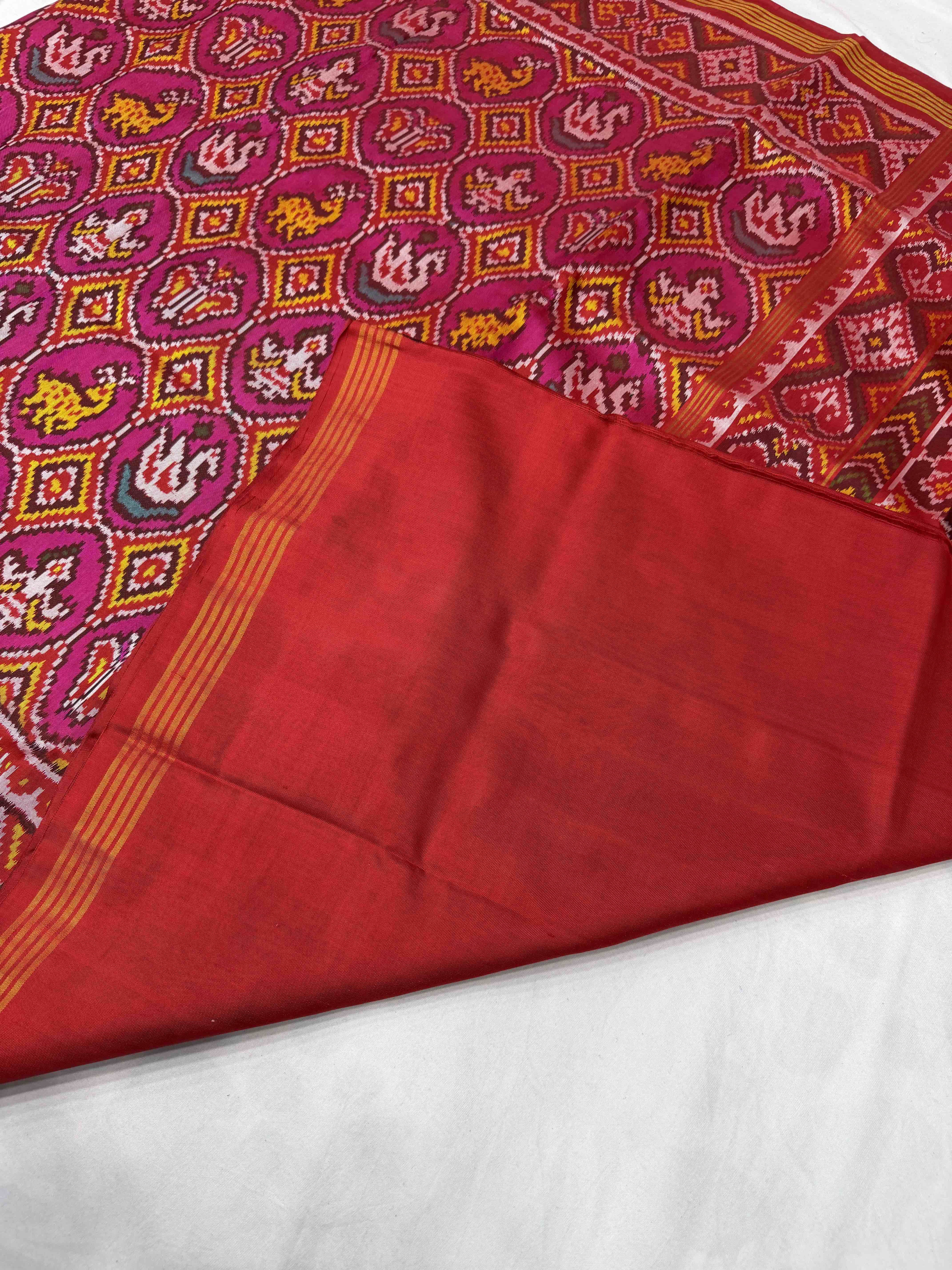 Red & Pink circle Narikunj Patola Saree