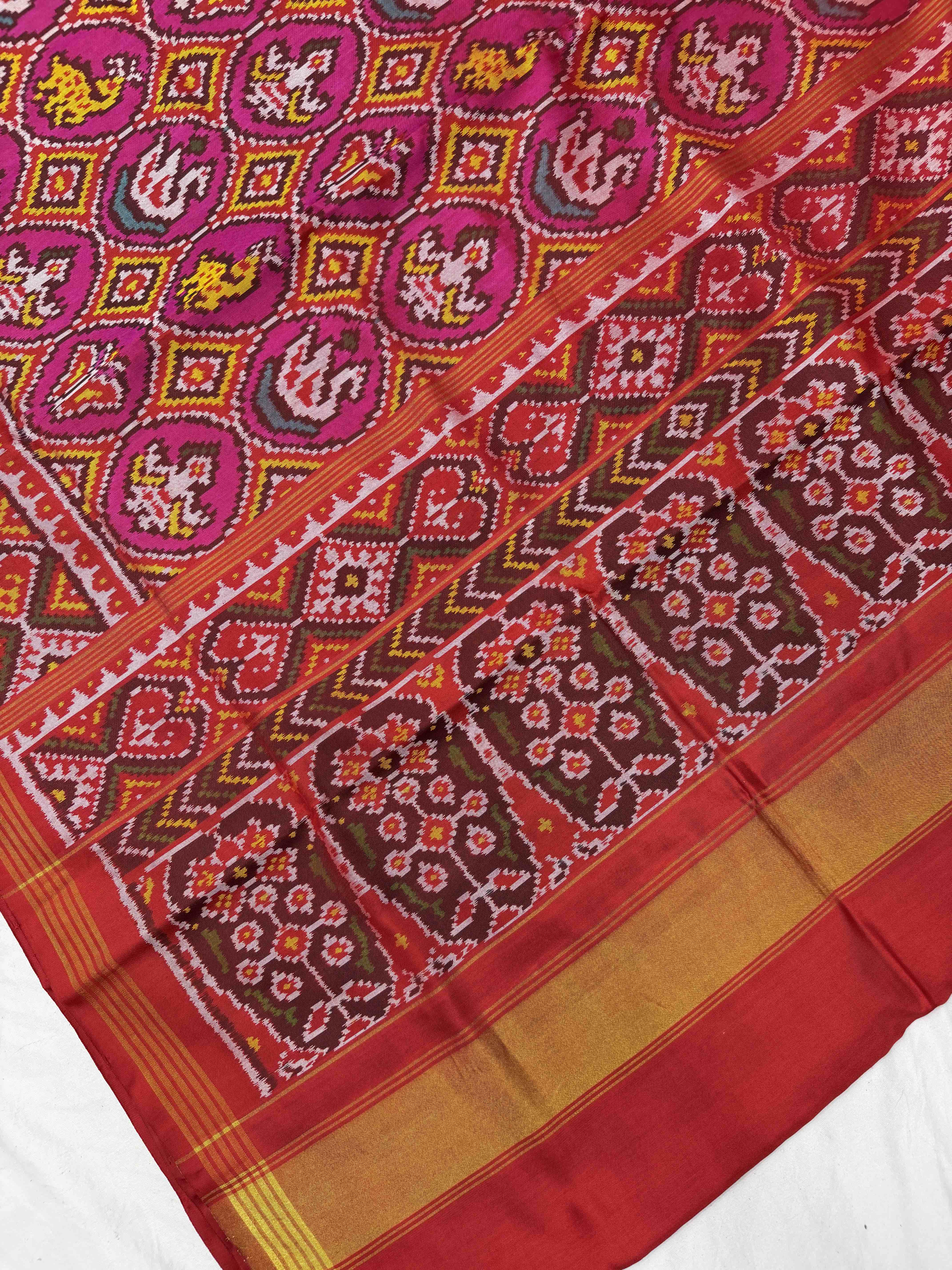 Red & Pink circle Narikunj Patola Saree
