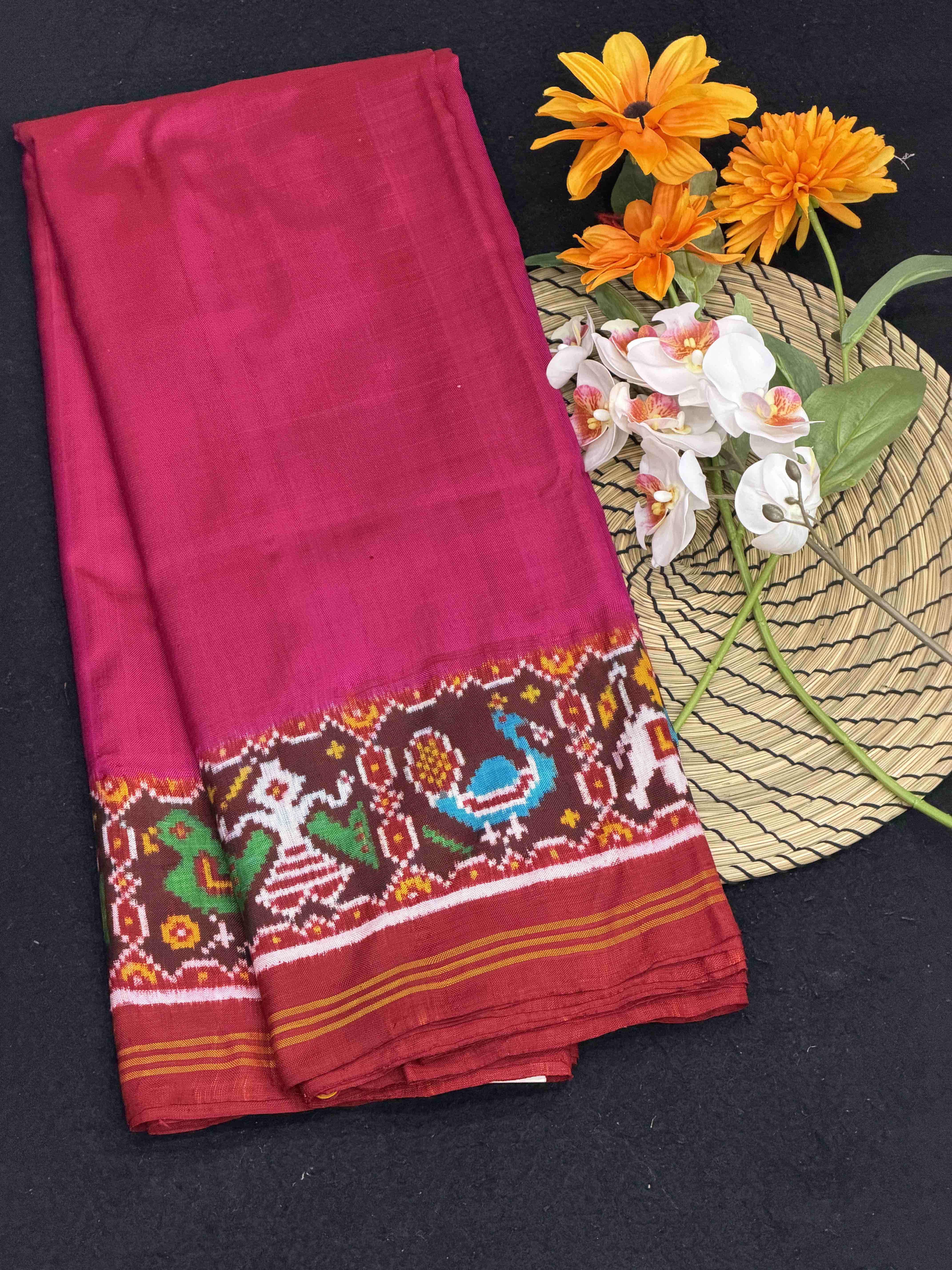 Maroon & Pink plain Gala border Patan Patola