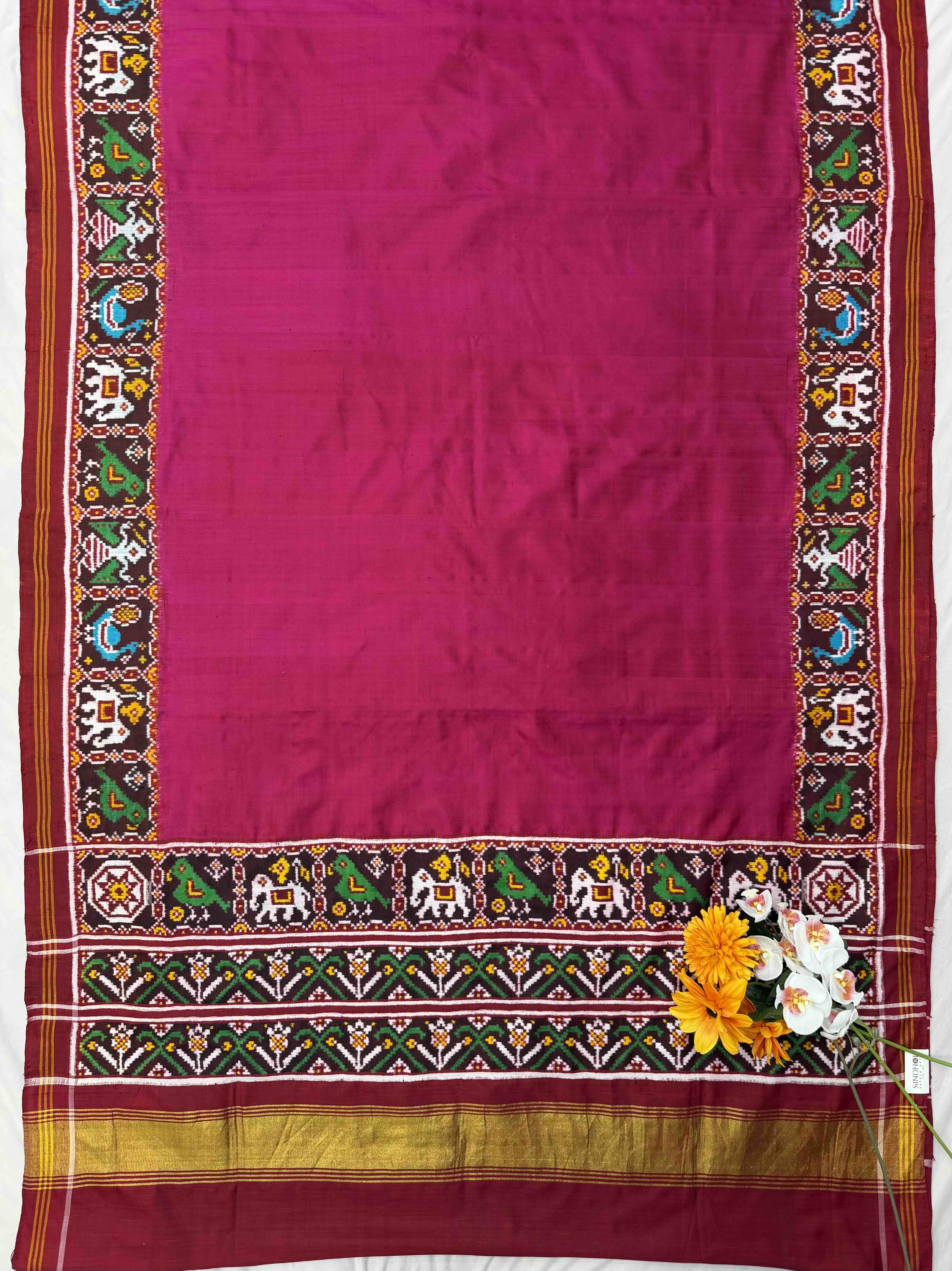 Maroon & Pink plain Gala border Patan Patola