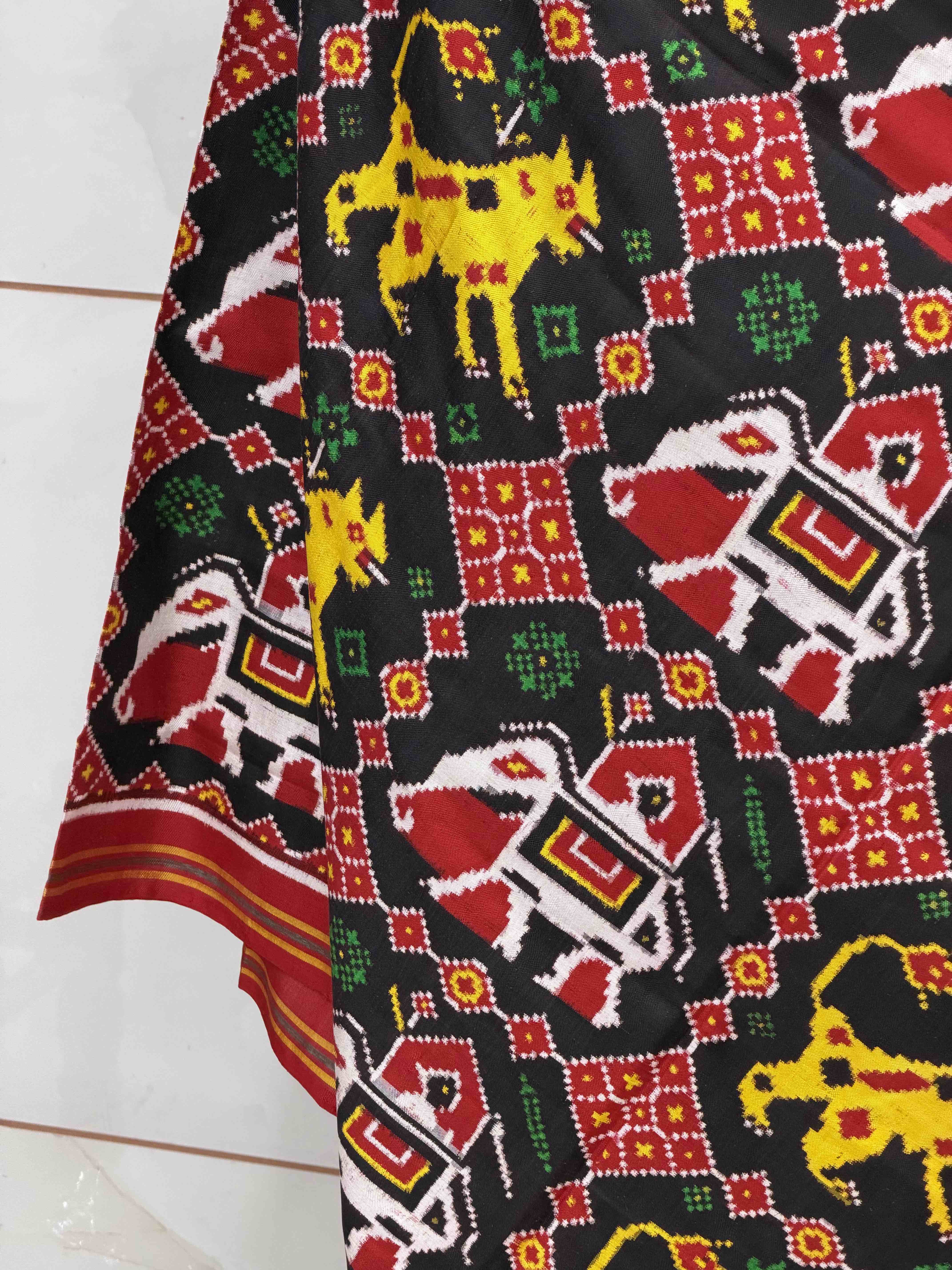 Maroon & Black sher Hathi Double ikat Dupatta