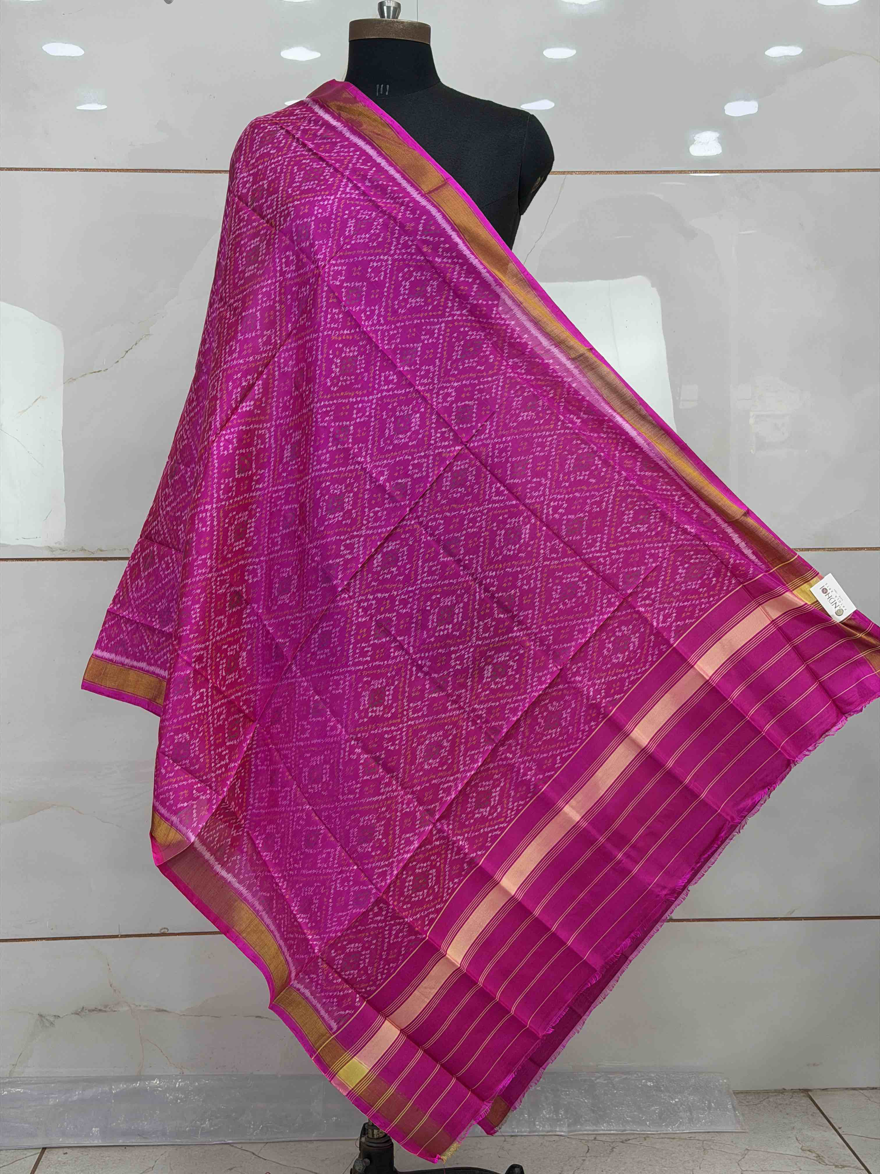 Small dupatta in bandhani design single ikat weave