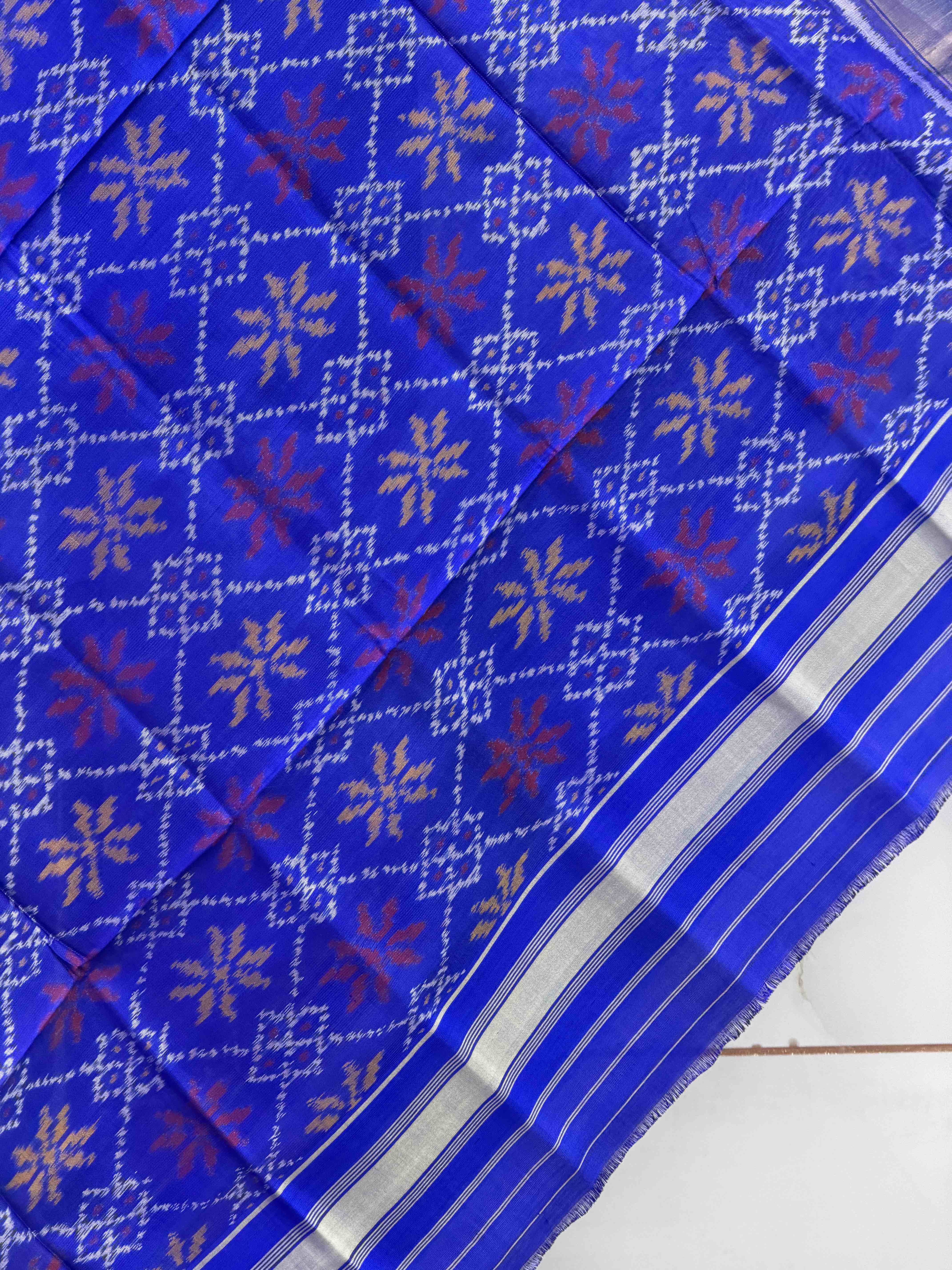 Small dupatta in blue colour single ikat weave