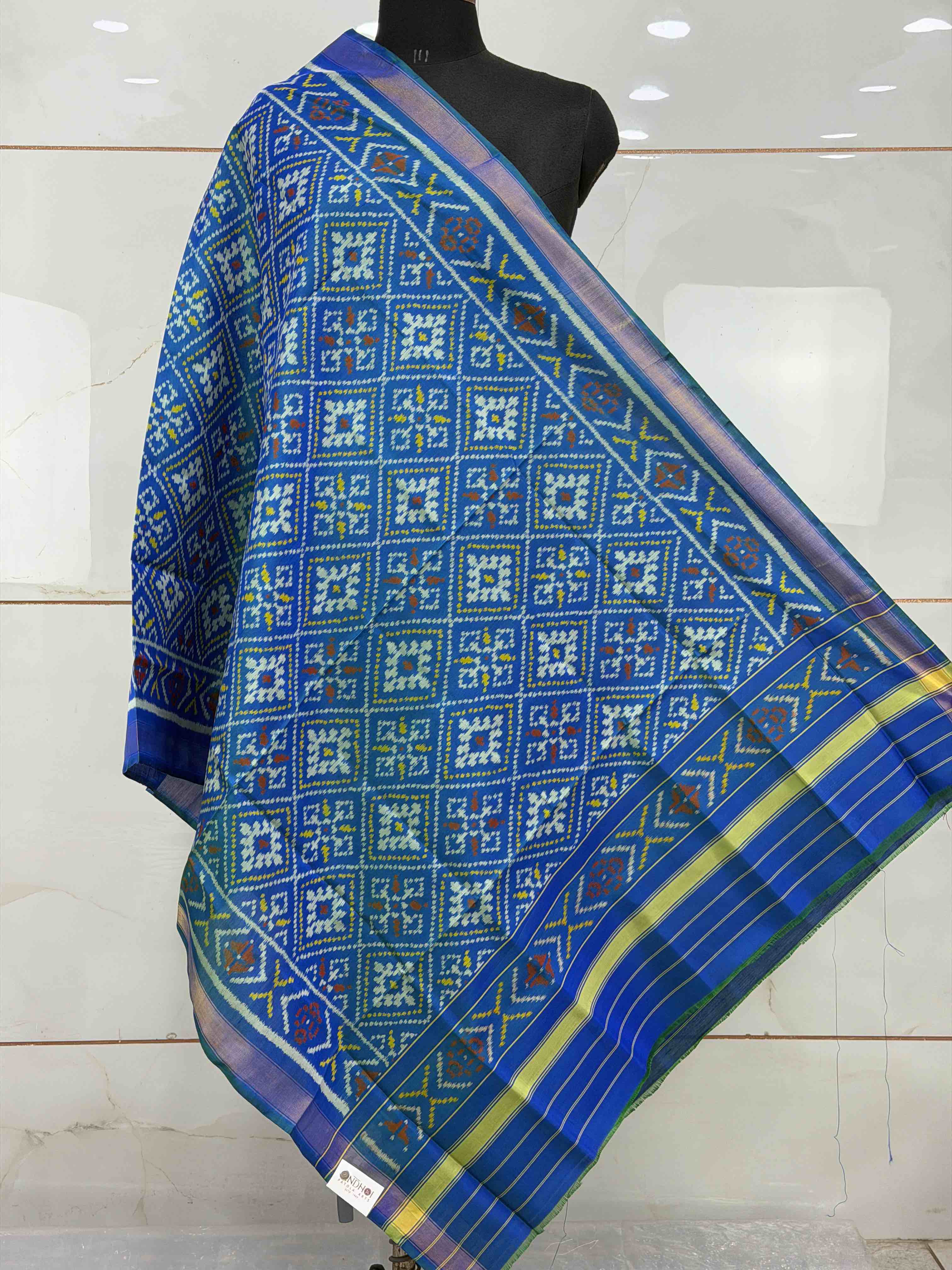Small dupatta in panchanda design single ikat woven