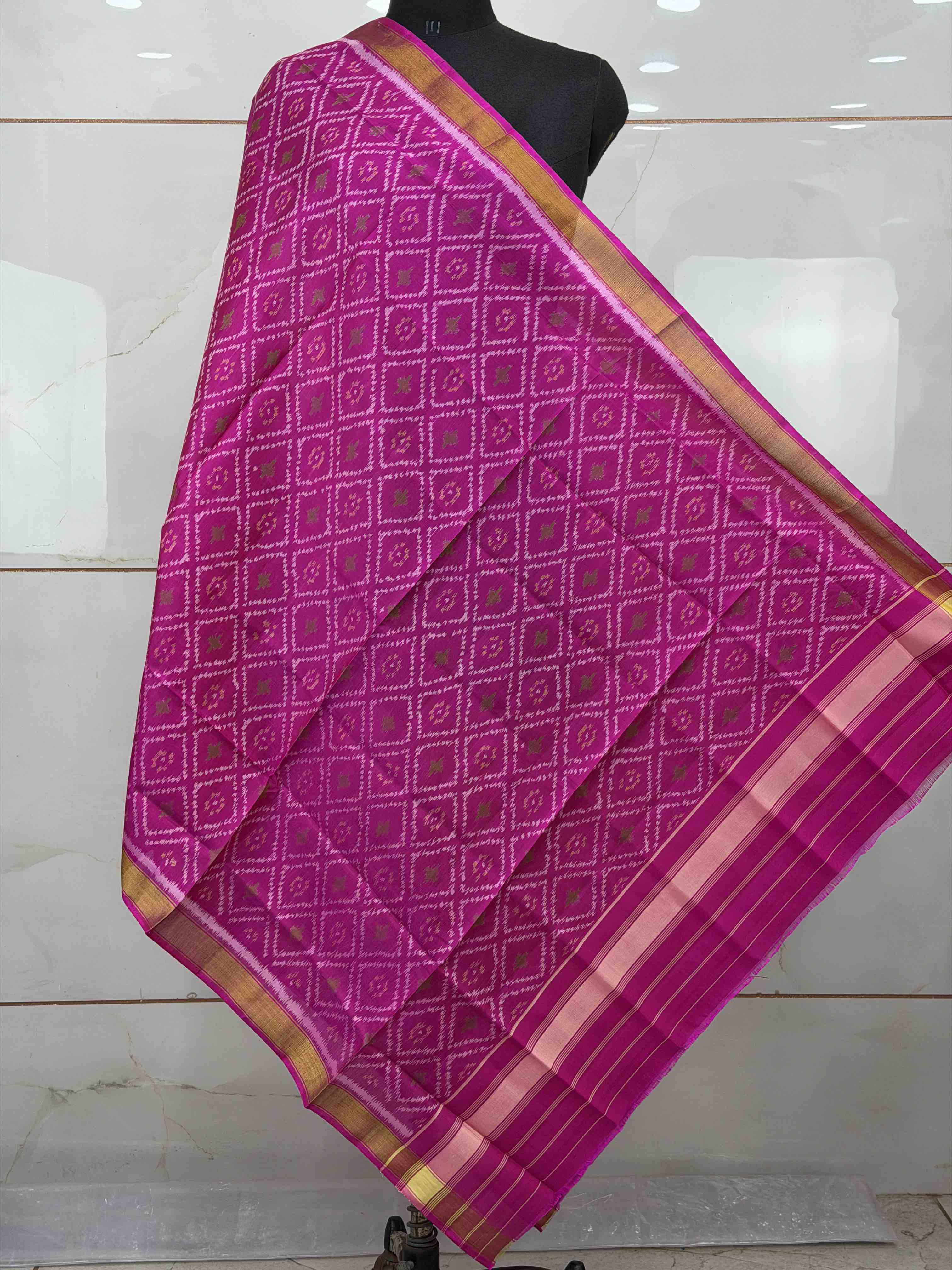 Small dupatta in pink colour diamond single ikat woven