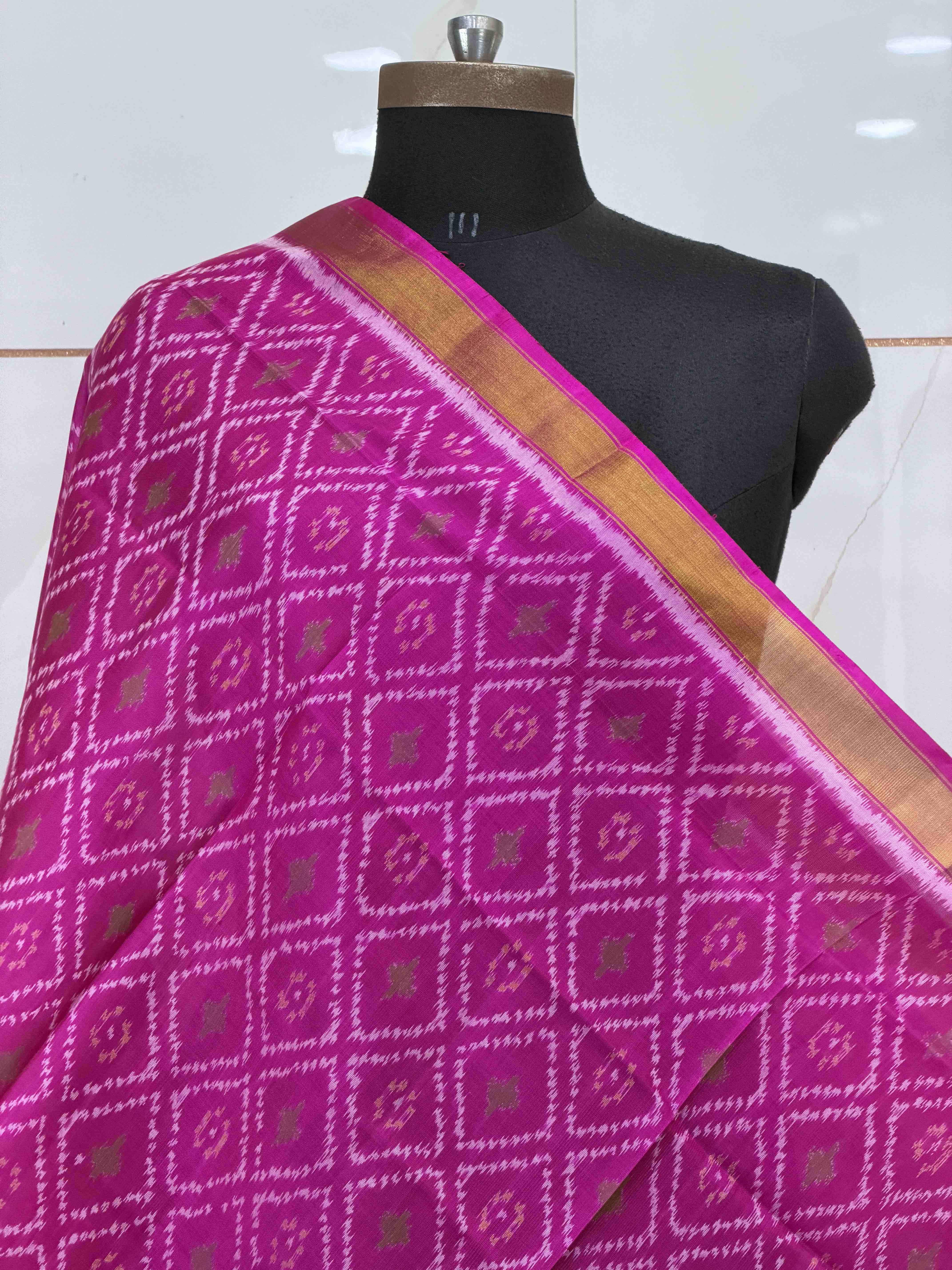 Small dupatta in pink colour diamond single ikat woven