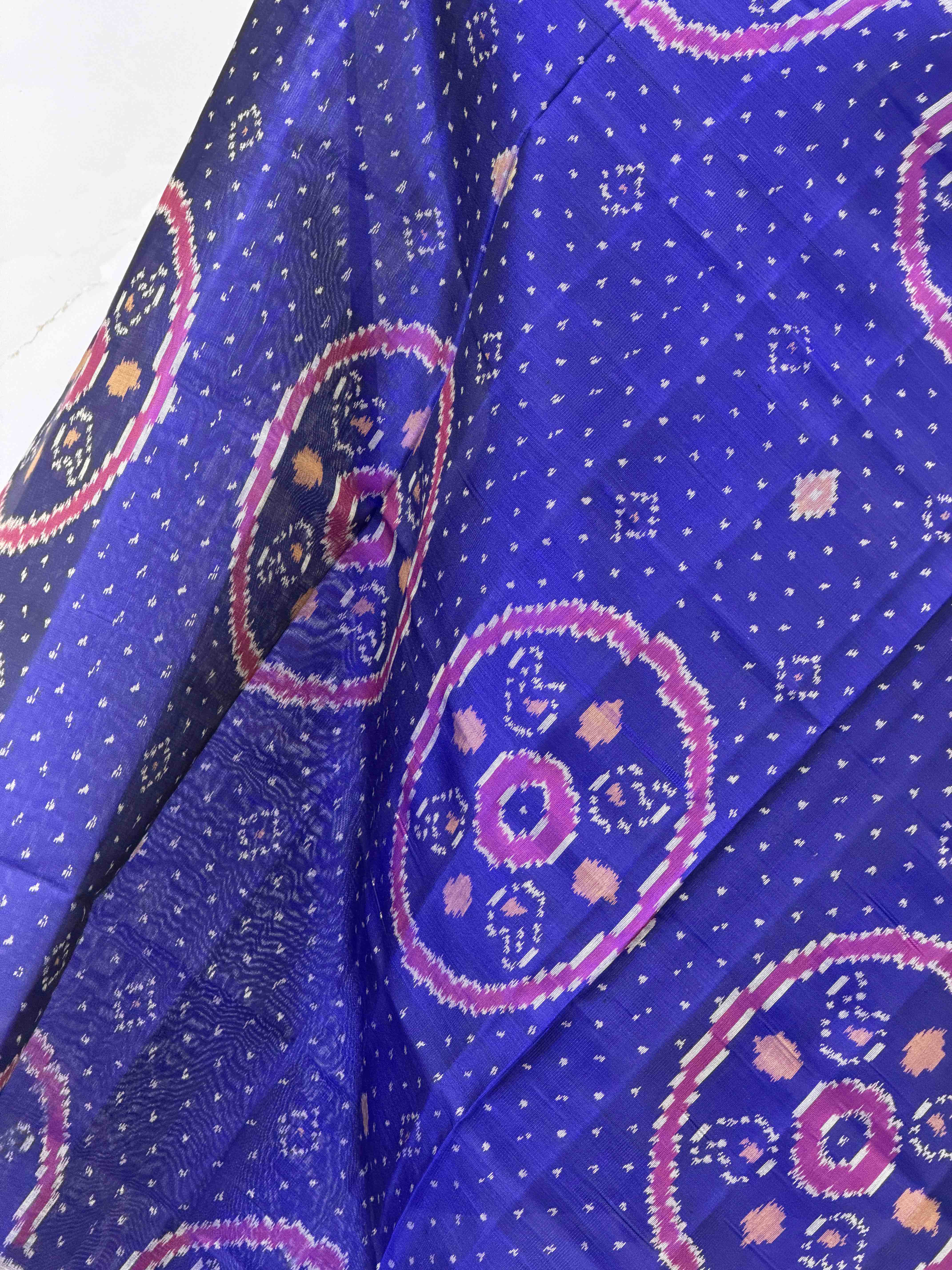 Small dupatta in blue colour circle pattern single ikat woven