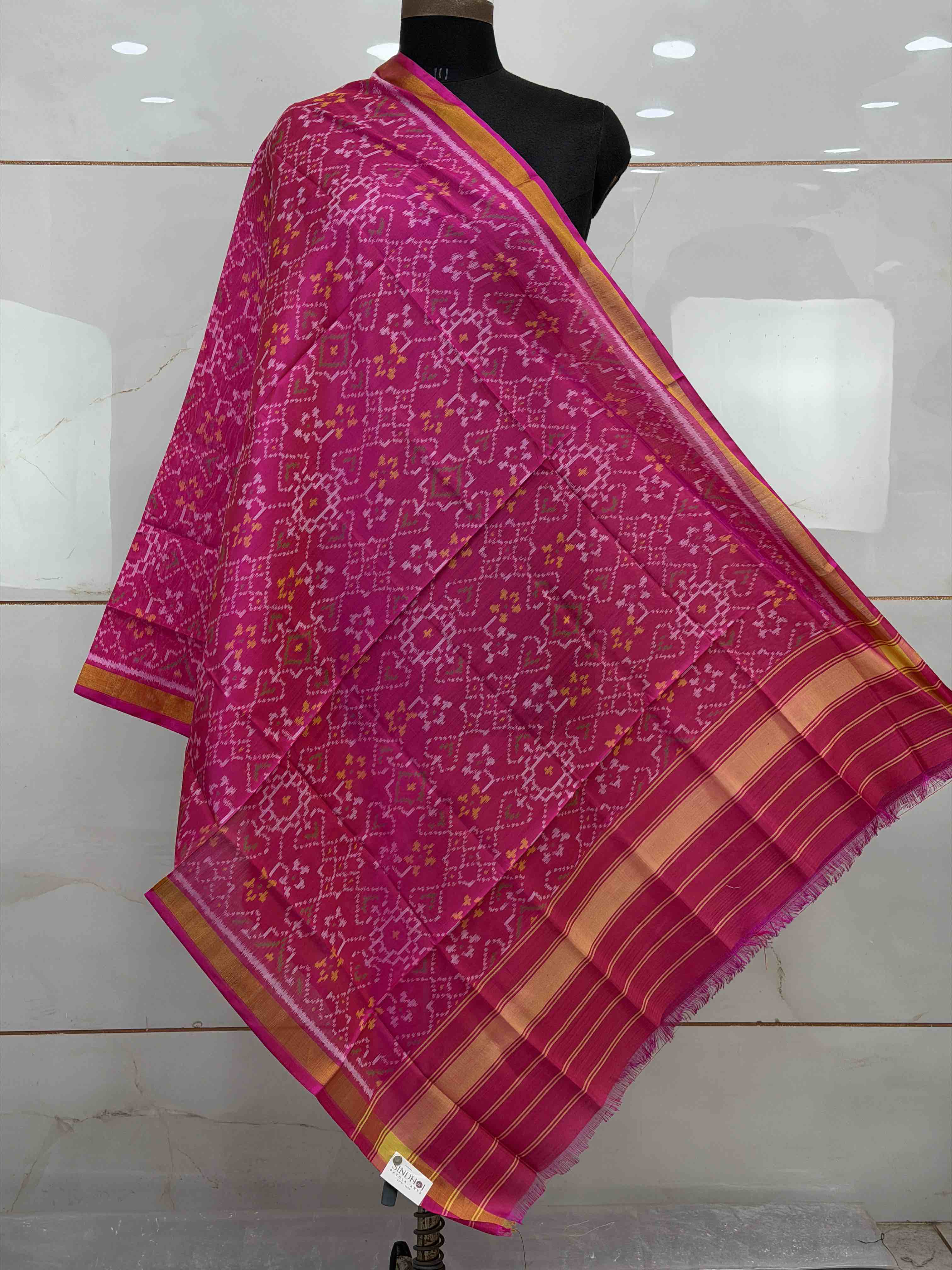 Small dupatta in pink colour manekchwak single ikat woven