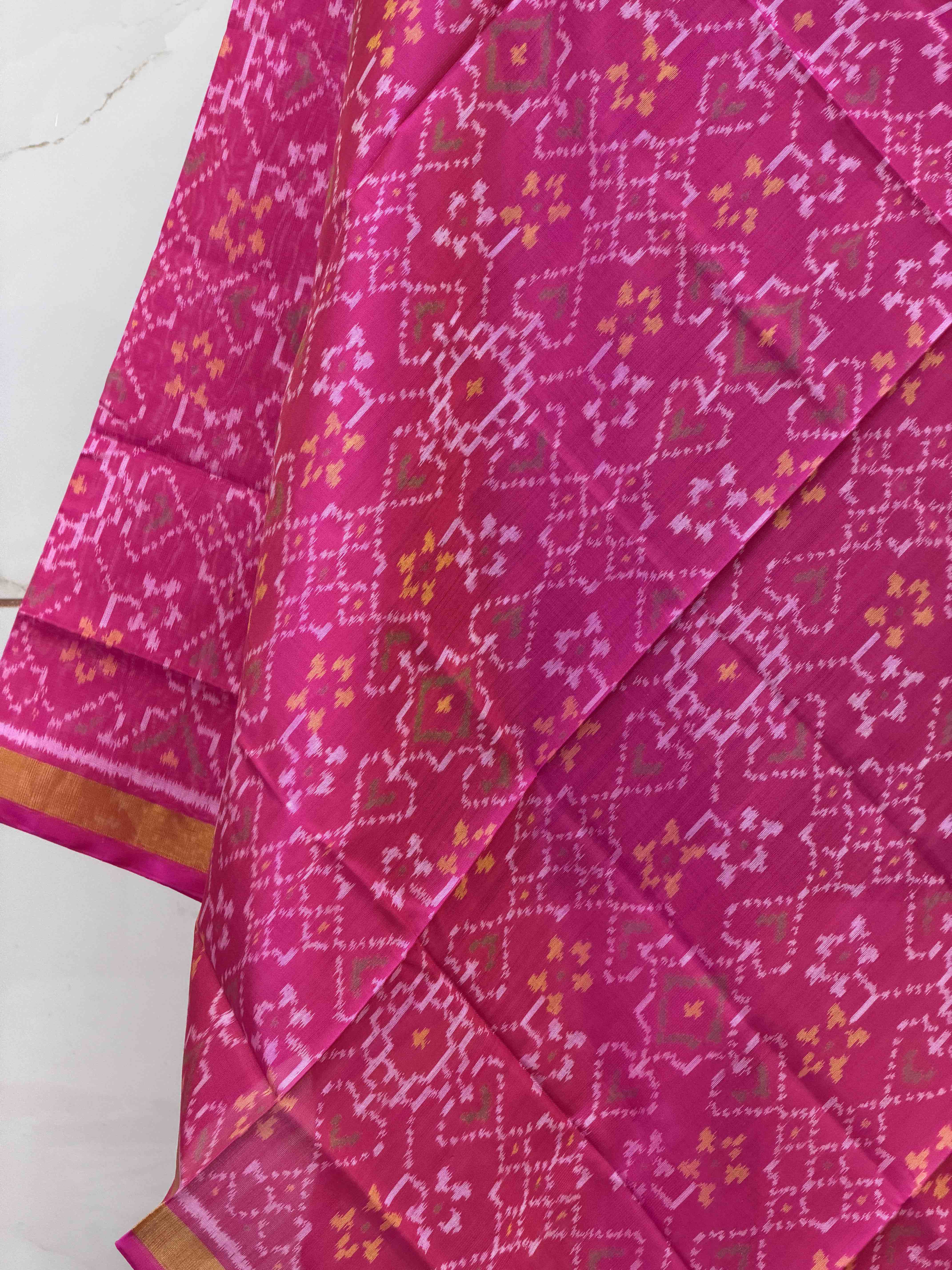 Small dupatta in pink colour manekchwak single ikat woven