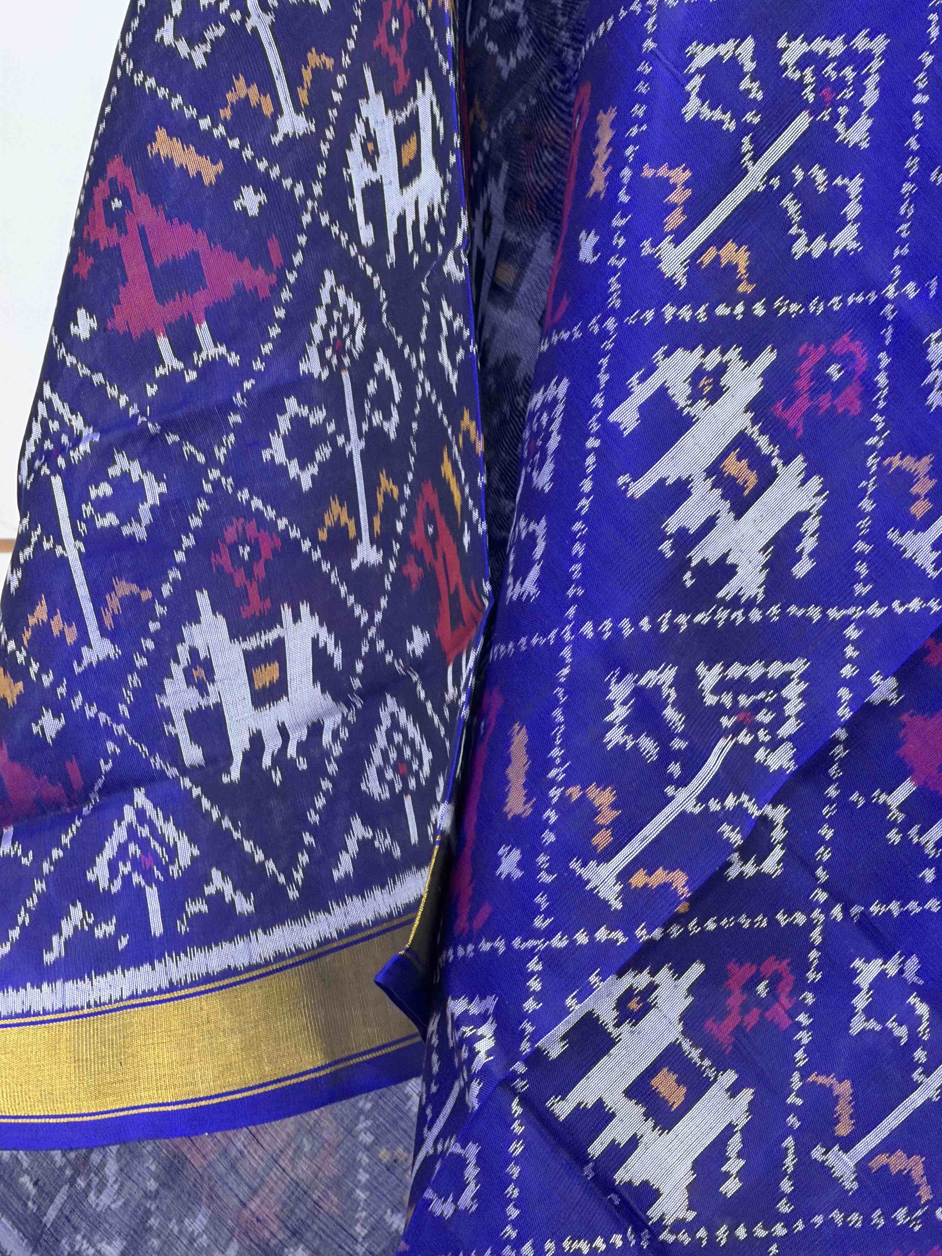 Small dupatta blue colour nari kunj design in single ikat woven