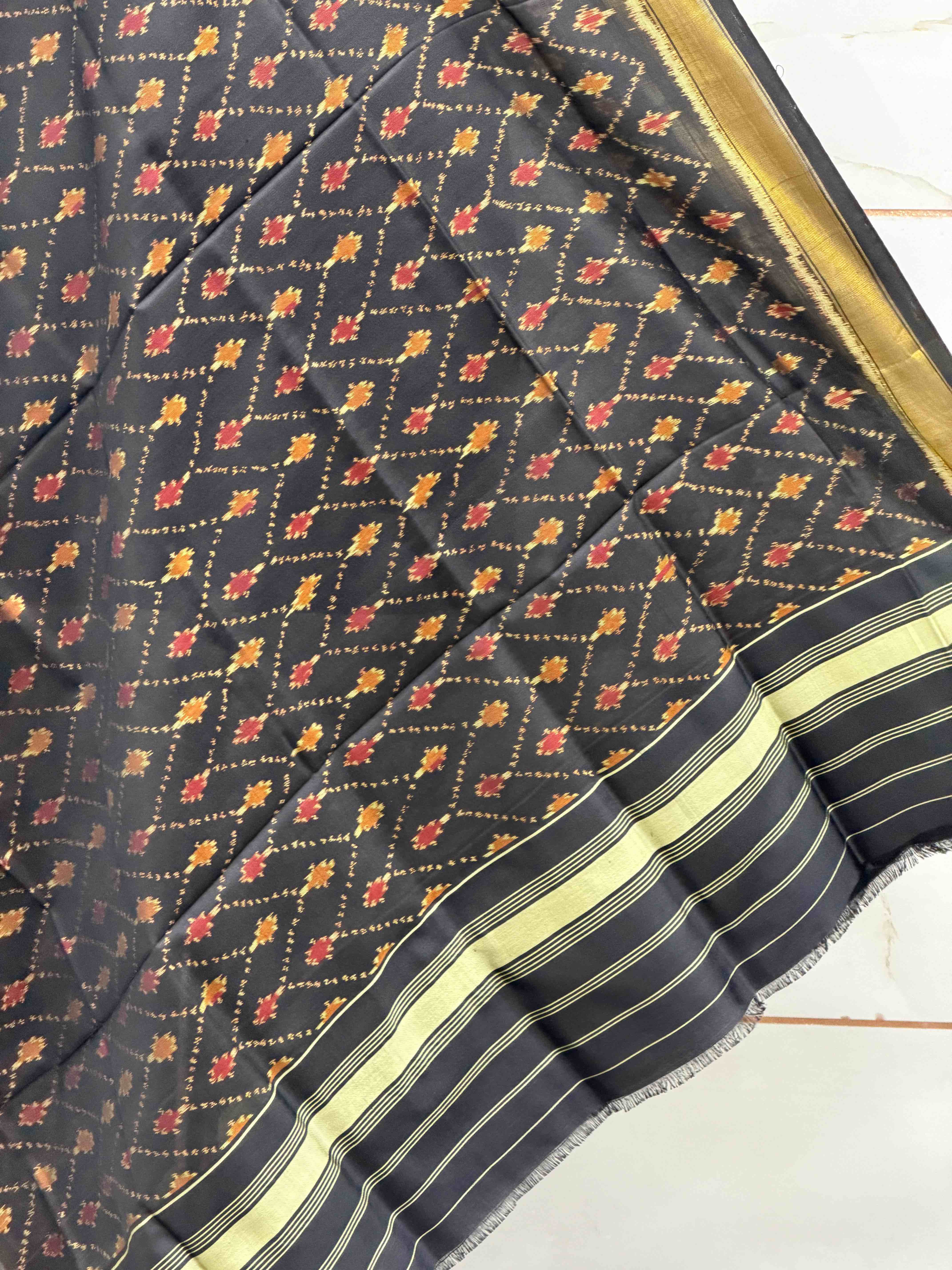 small dupatta in single ikat woven black shade zig zag pattern