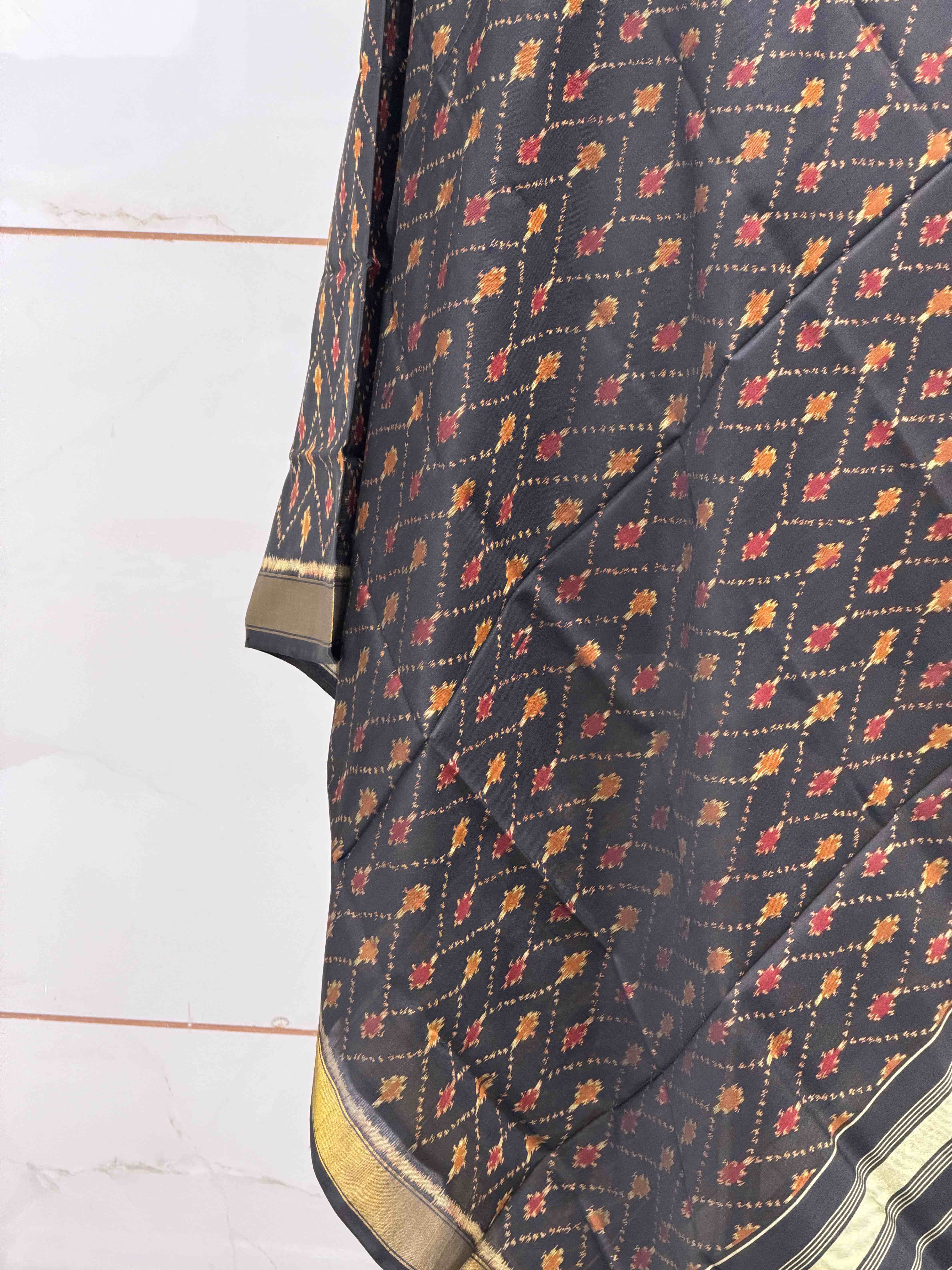 small dupatta in single ikat woven black shade zig zag pattern