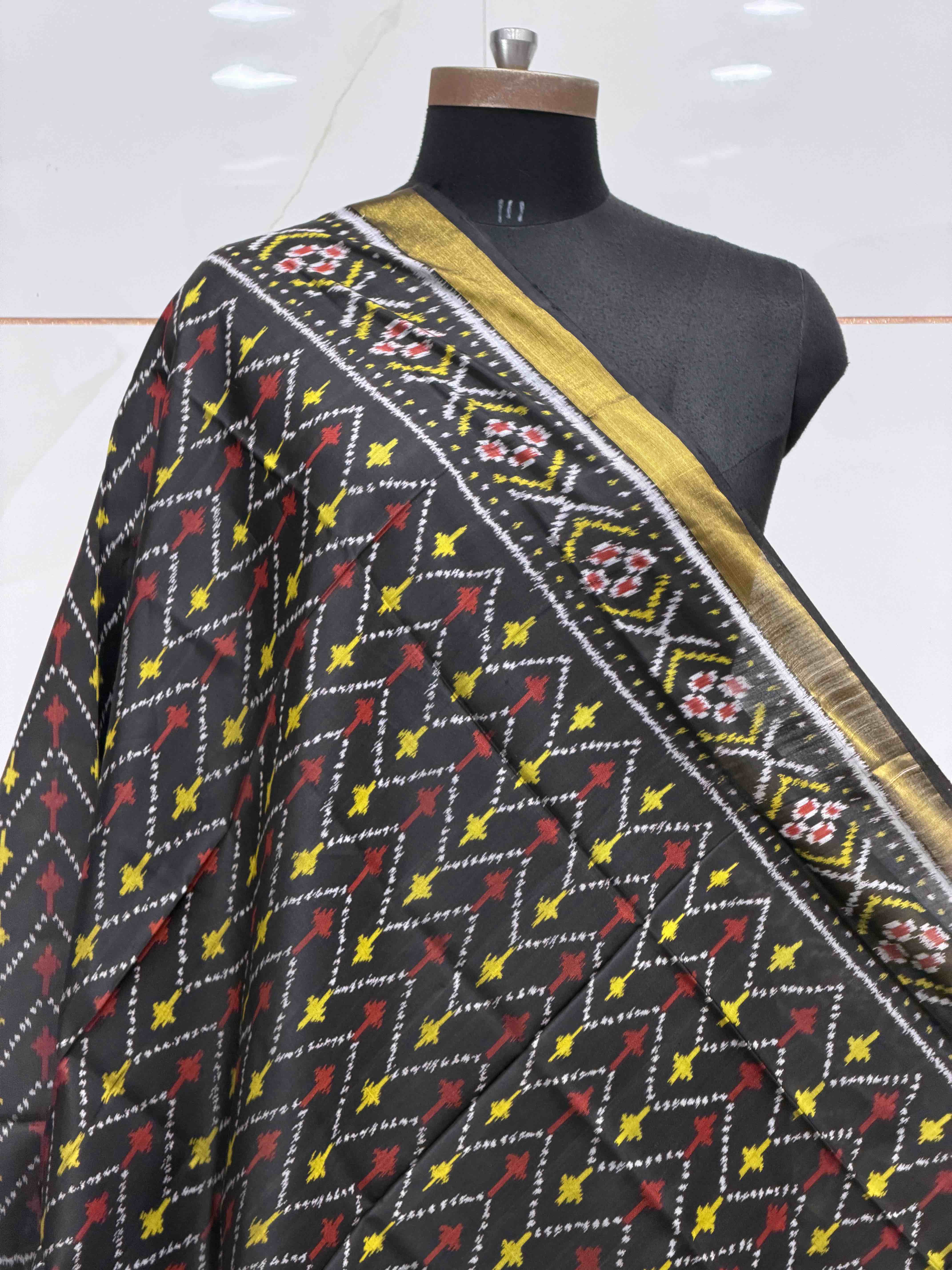Black small dupatta in zigzag pattern woven in single ikat