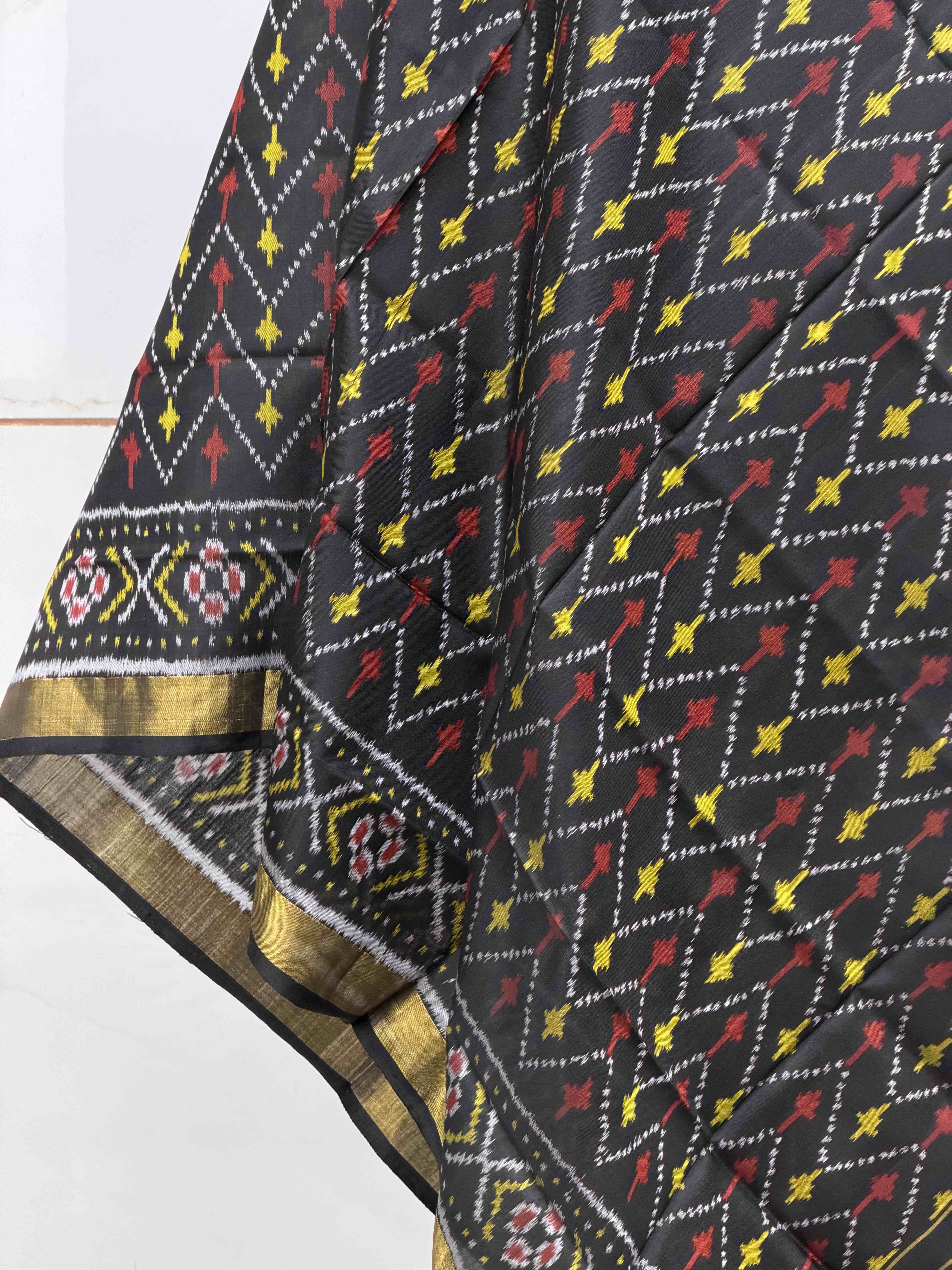 Black small dupatta in zigzag pattern woven in single ikat