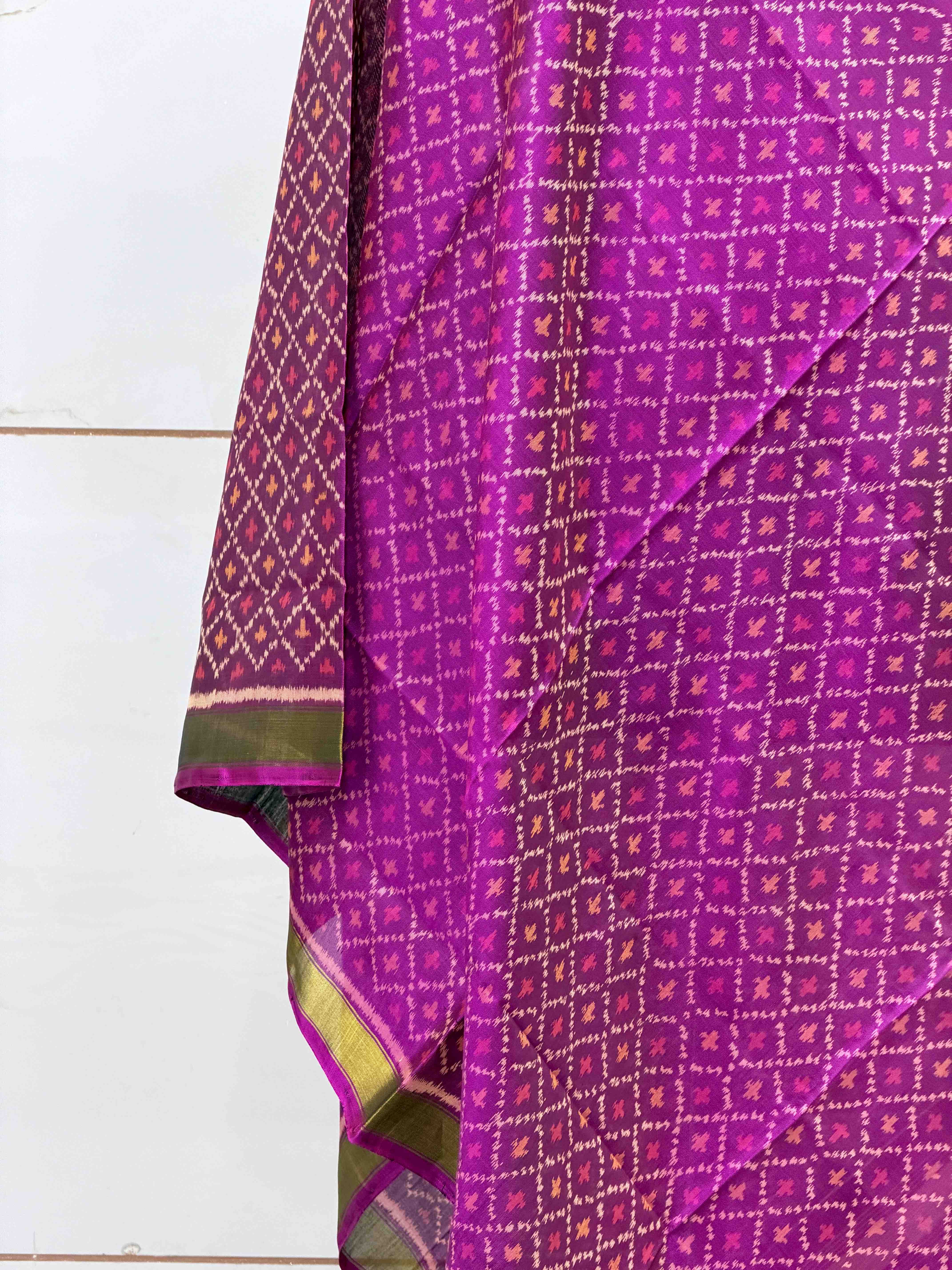 Purple daliyabhat small dupatta woven in single ikat