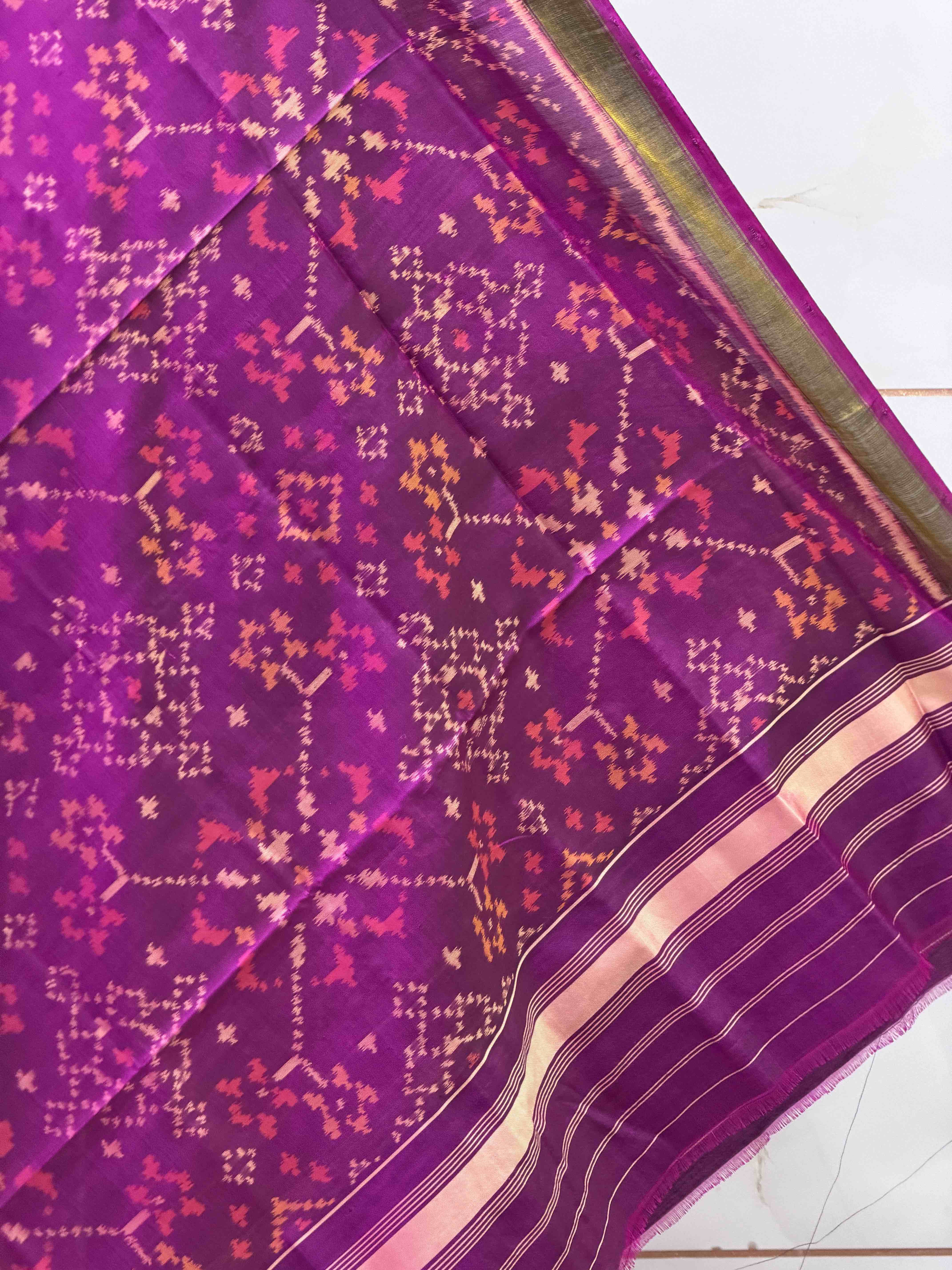 Magenta Navaratan small dupatta woven in single ikat