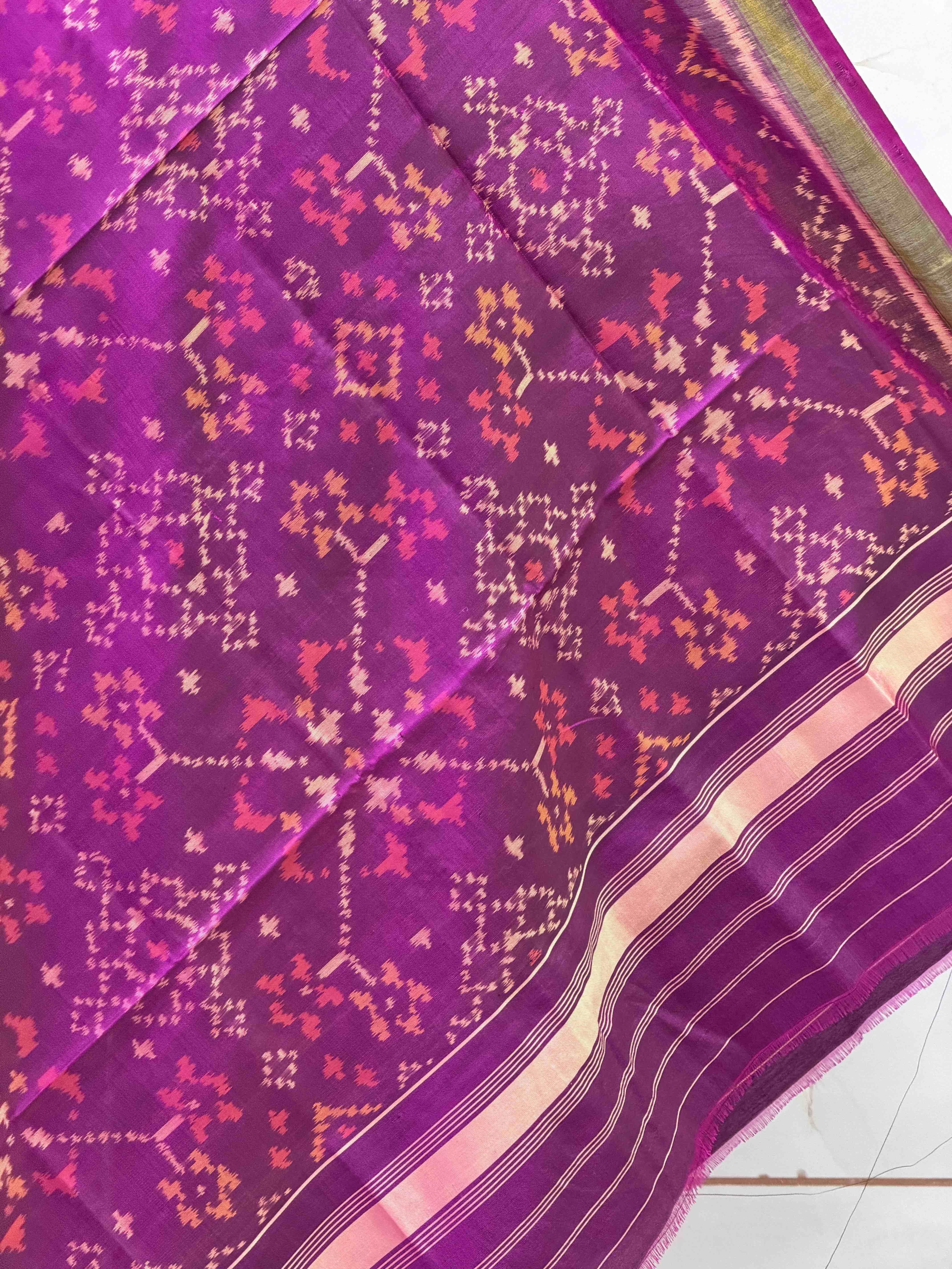 Magenta Navaratan small dupatta woven in single ikat