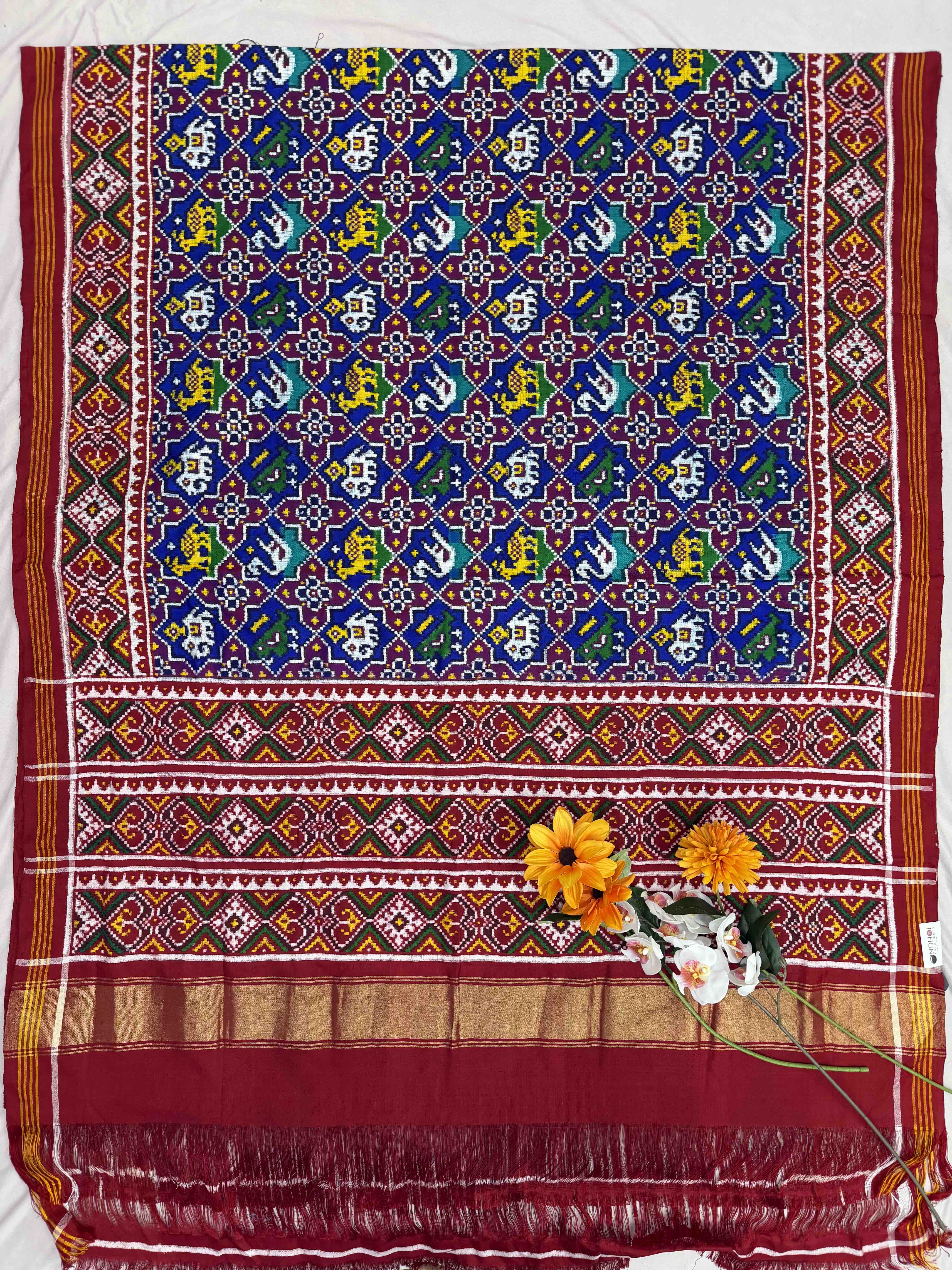 Red star Narikunj with combination of blue Purple shade