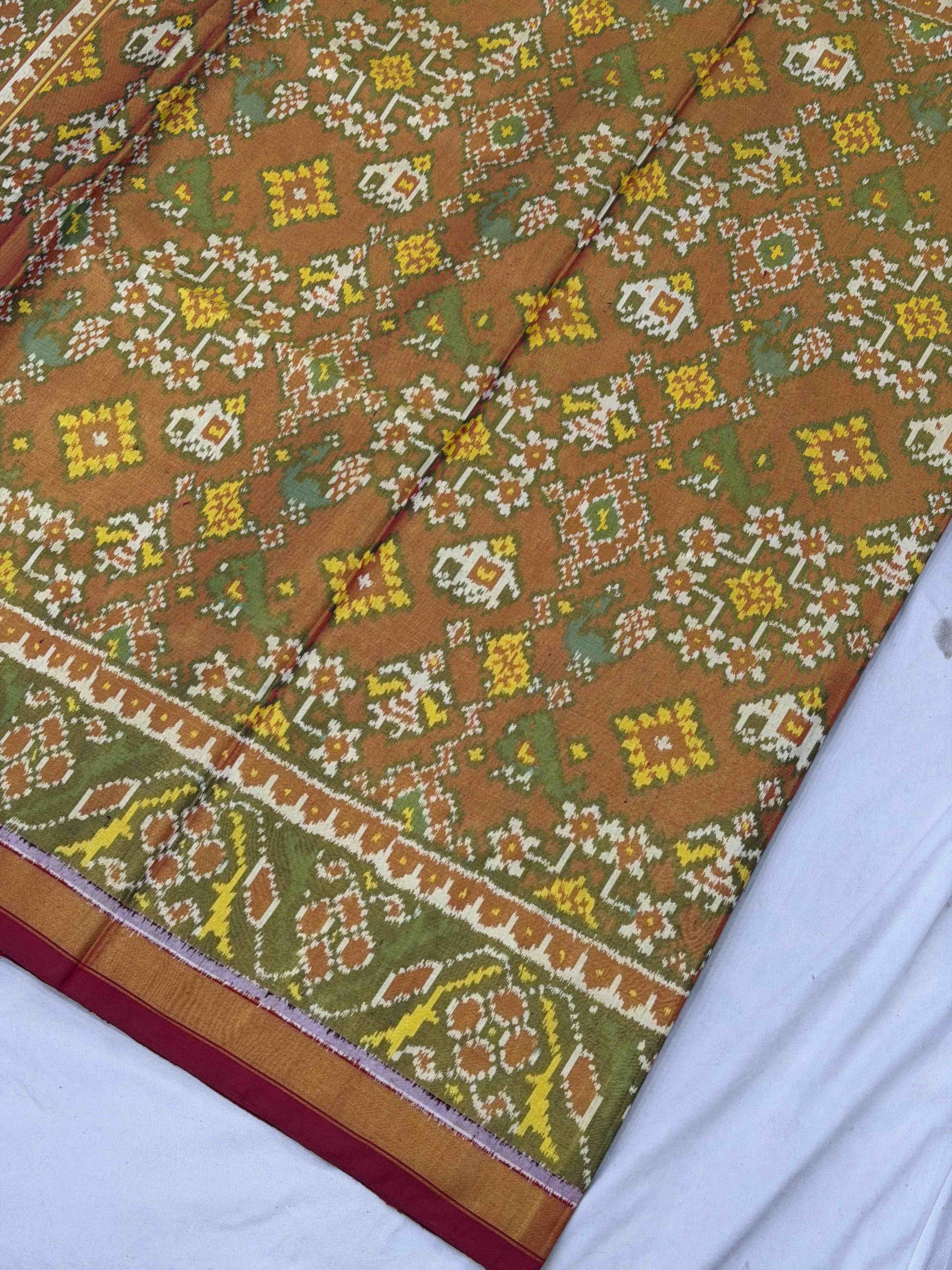 Maroon Golden Tissue Narikunj Navaratn tissue Patola