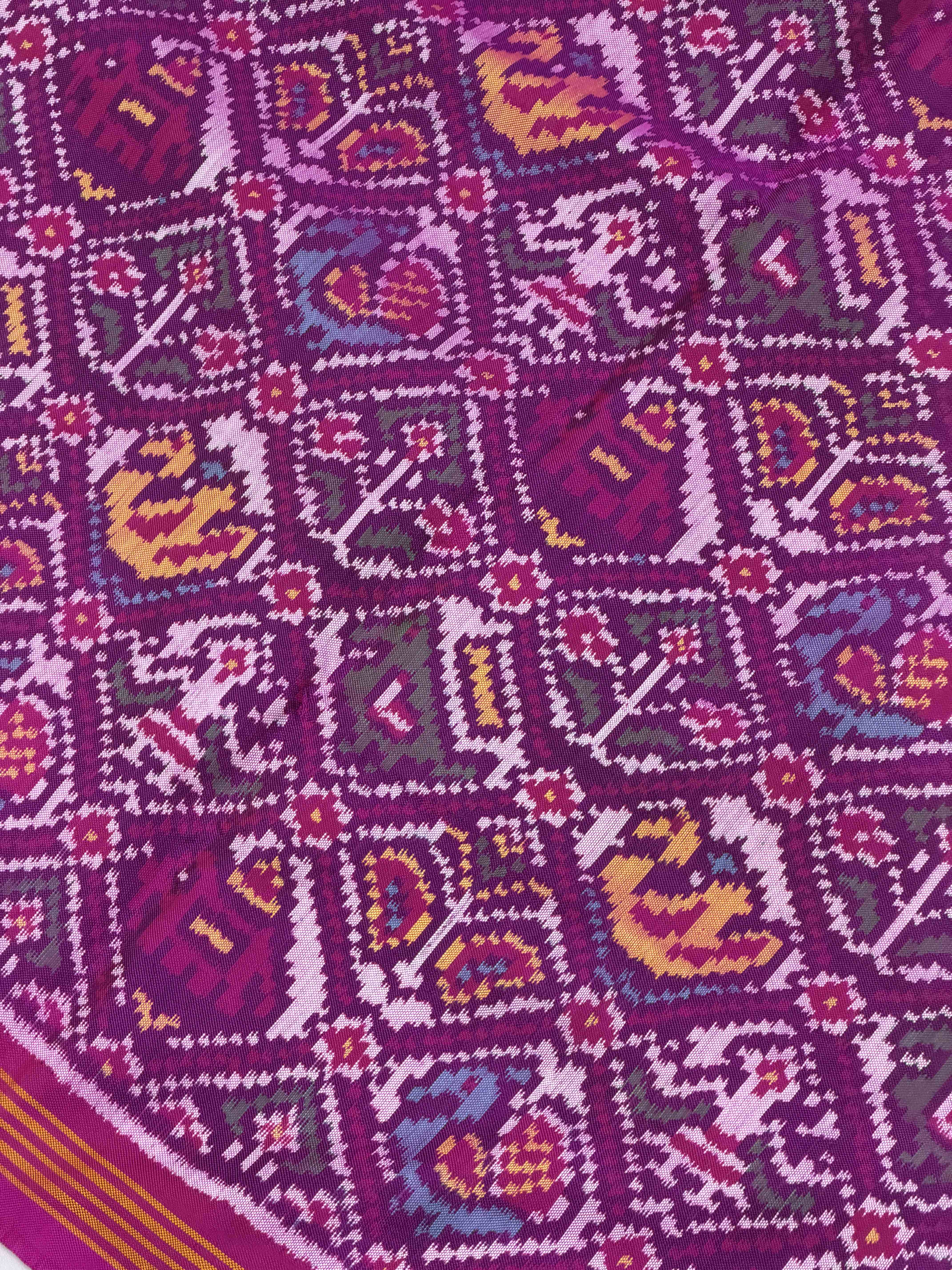 Pink & light pink small figures single ikat Patola Sare