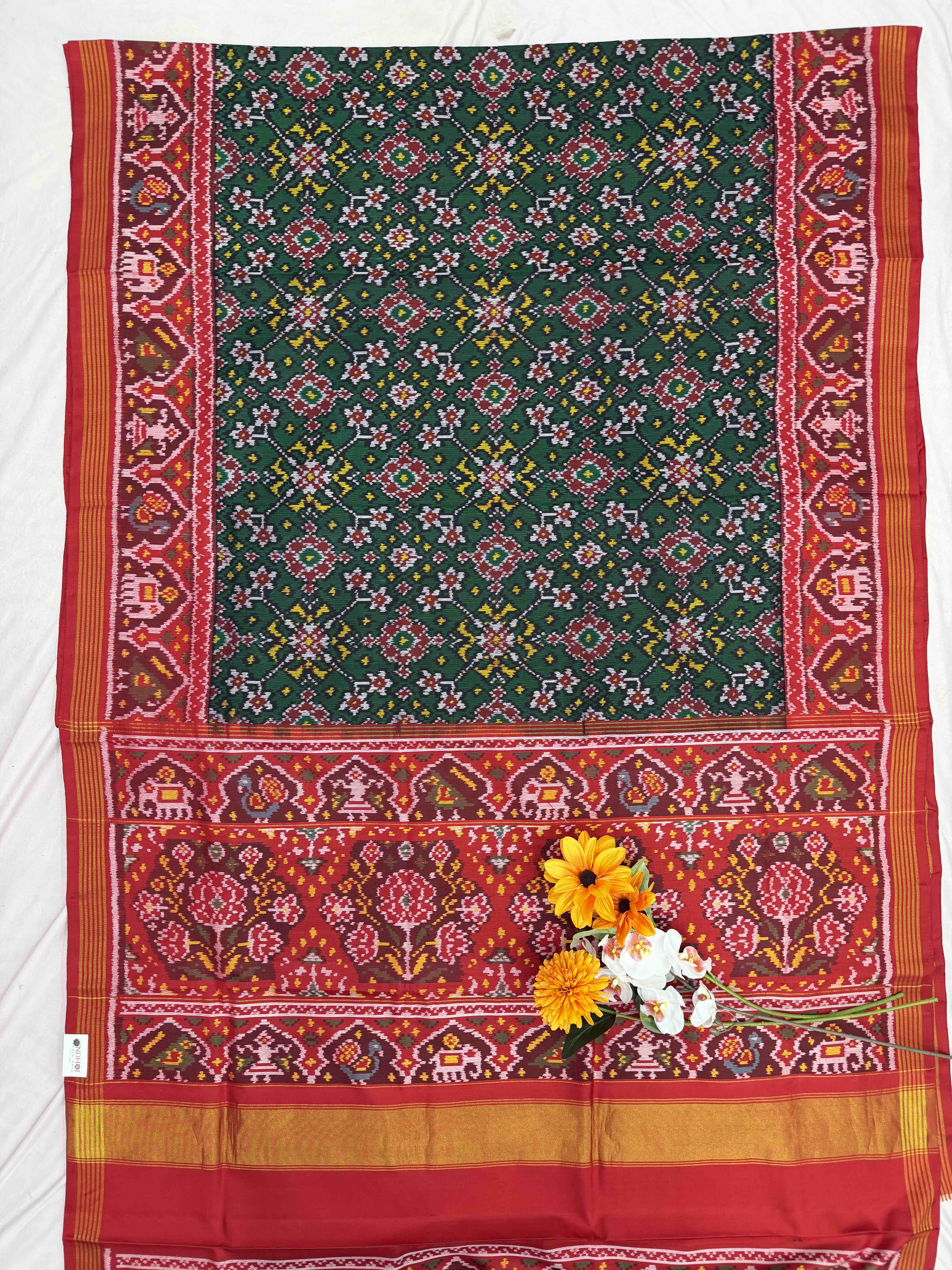 Red & Pink Navaratan Skirt border plain pink patola saree