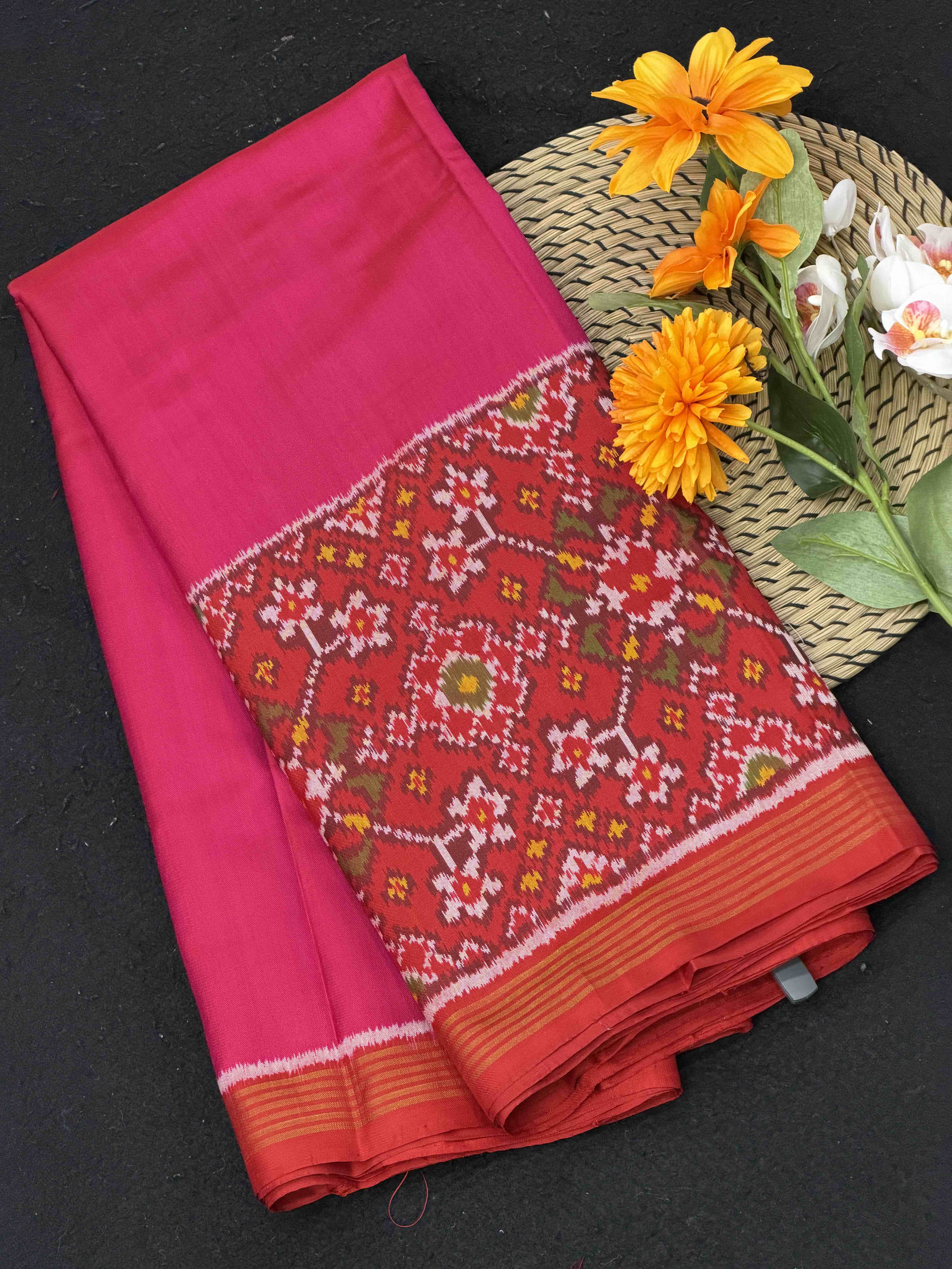 Red & Pink Navaratan Skirt border plain pink patola saree