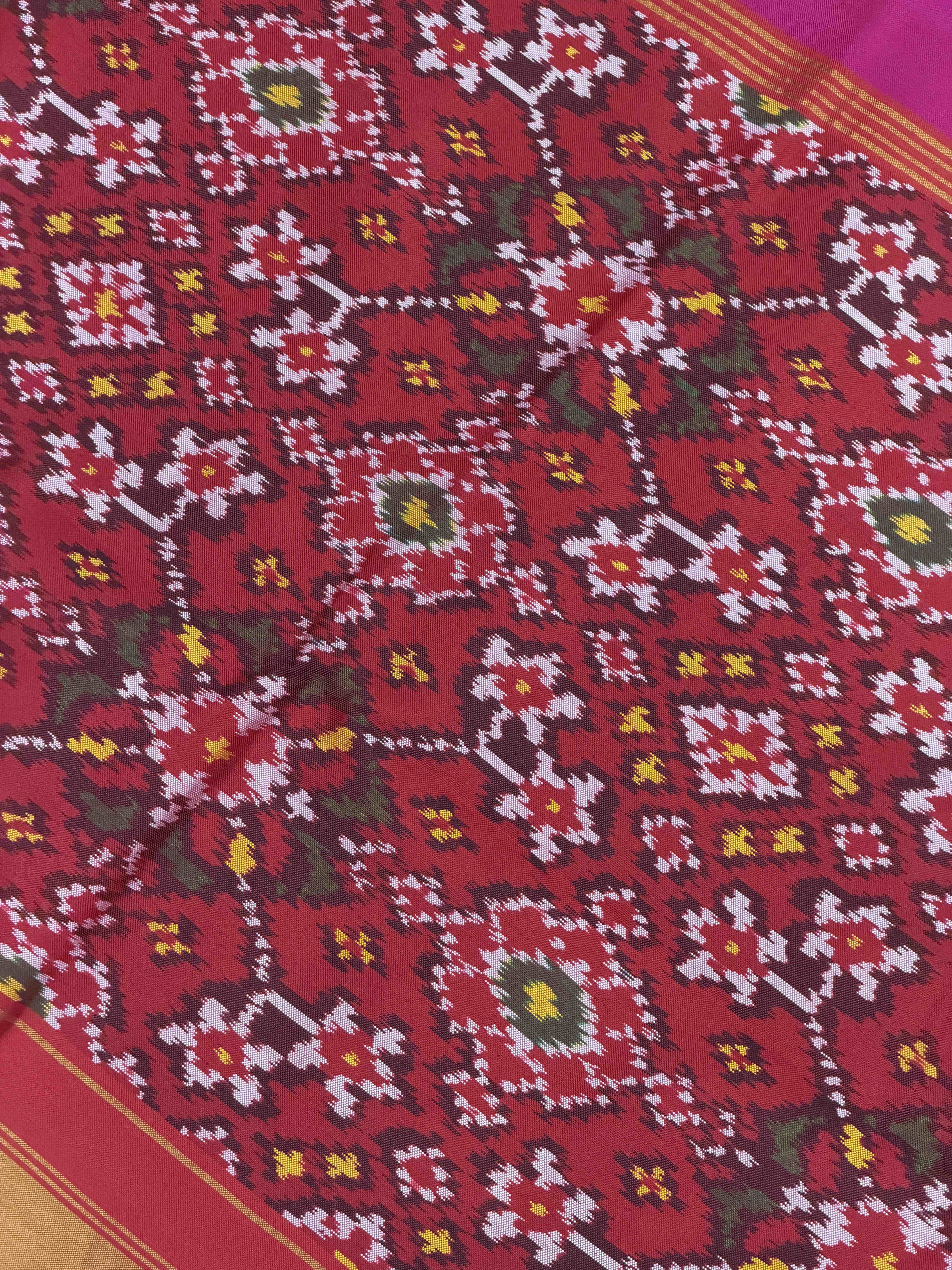 Red & Pink Navaratan Skirt border plain pink patola saree