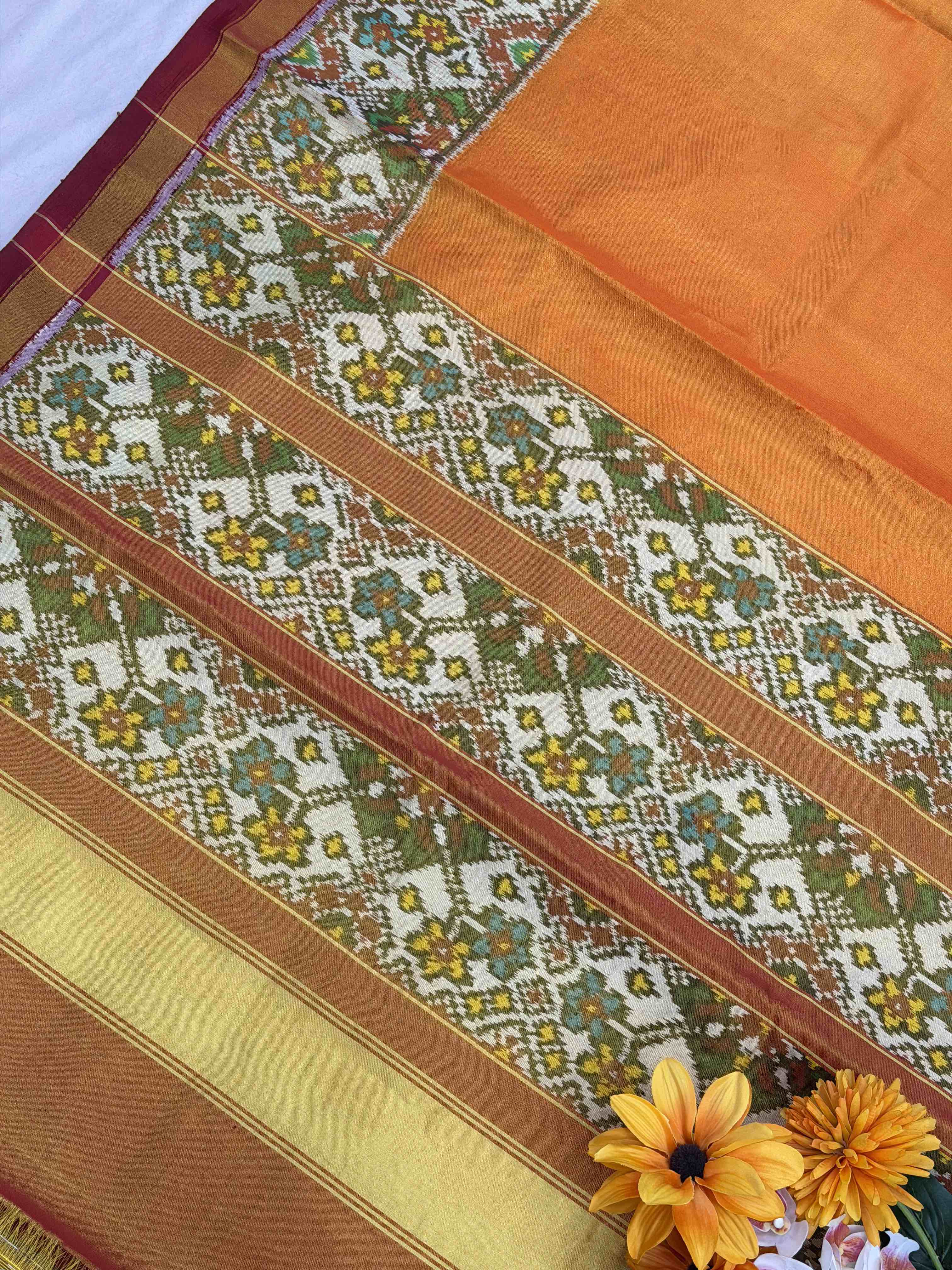 Tissue Patola saree in Plain with border