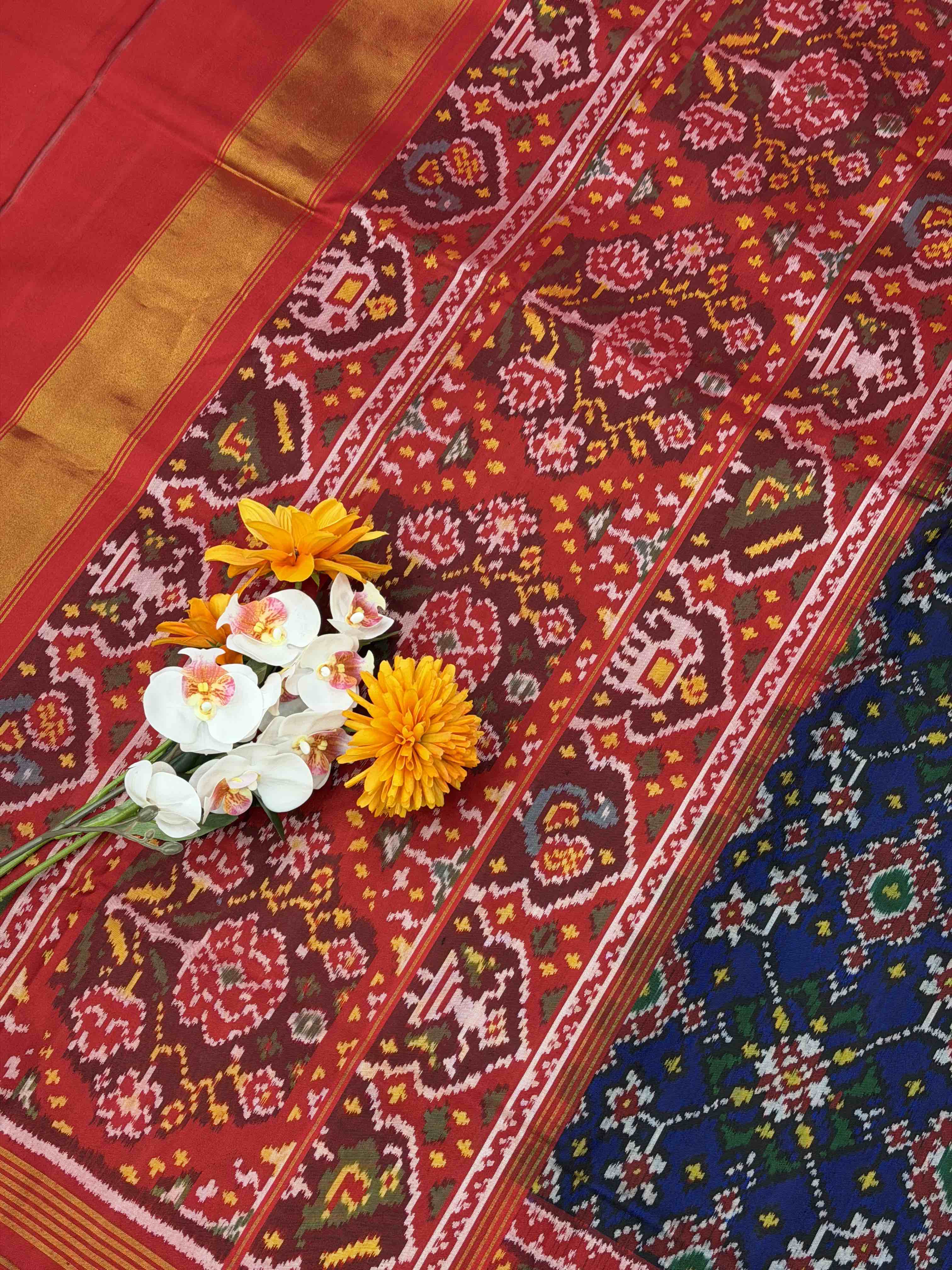 Red & Blue Navaratn patola with narikunj borders