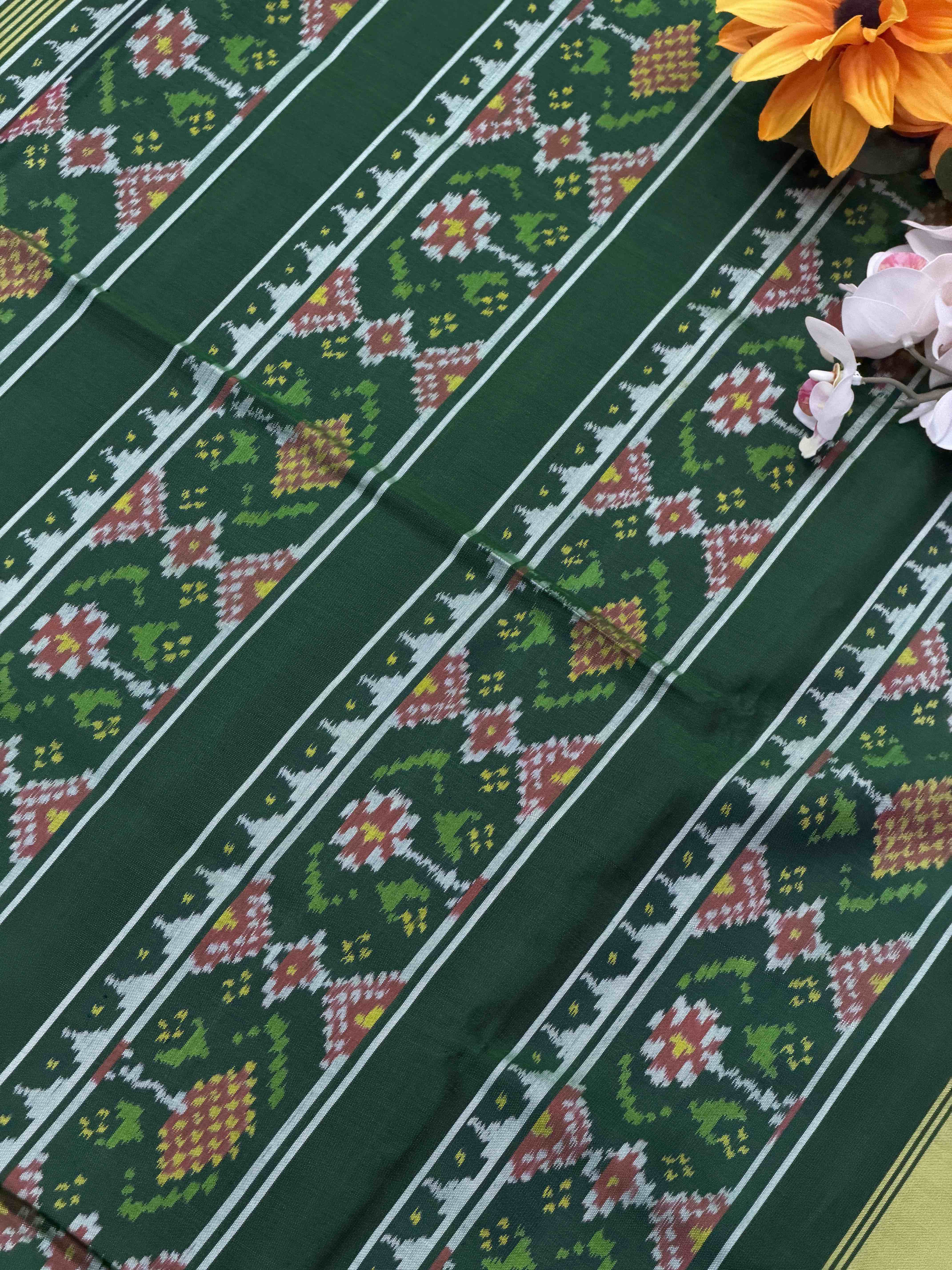 Green Navaratan Small border Rajkoti Patola Saree