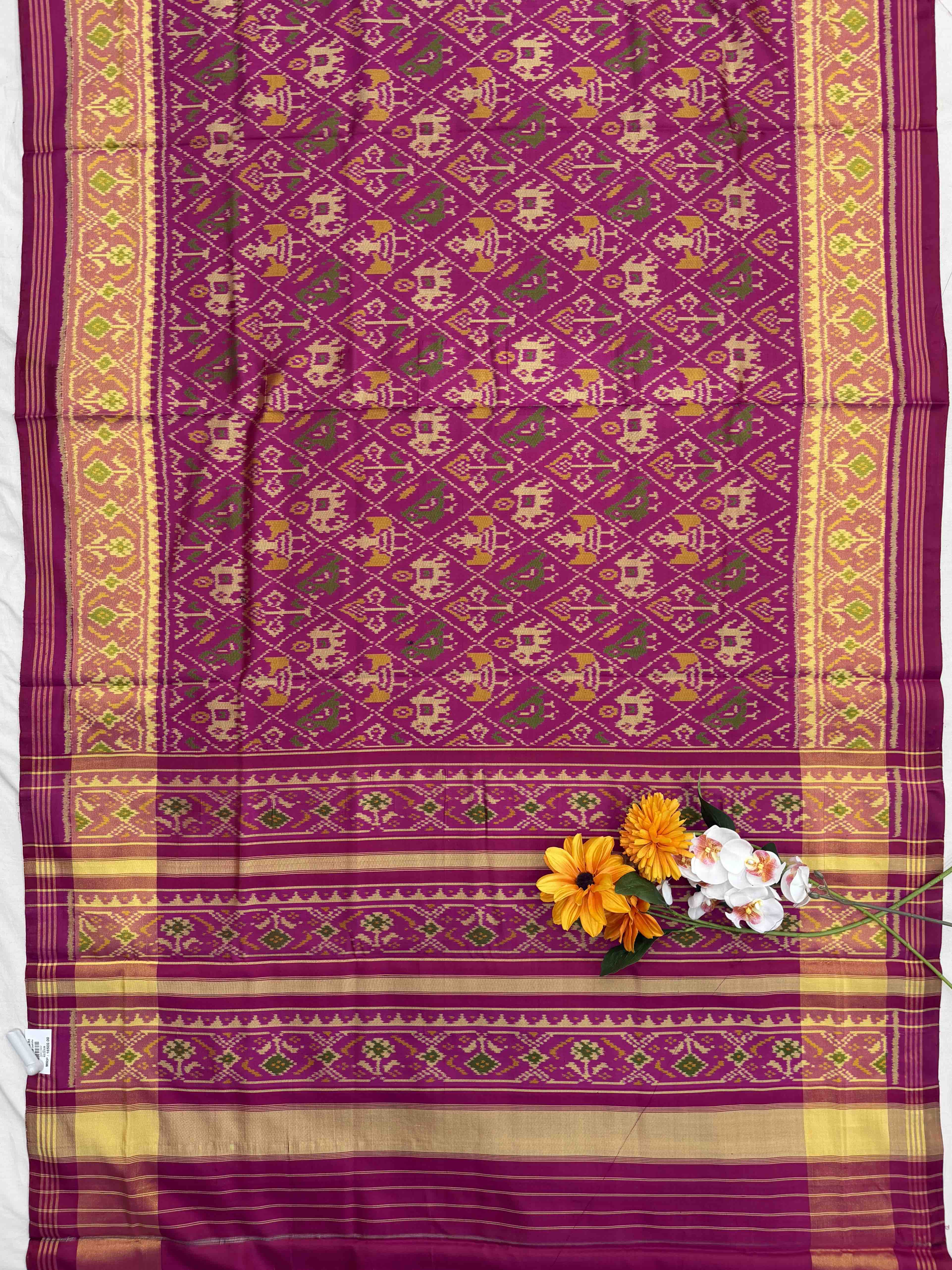 Shayam Gulabi Narikunj Rajkoti Patola