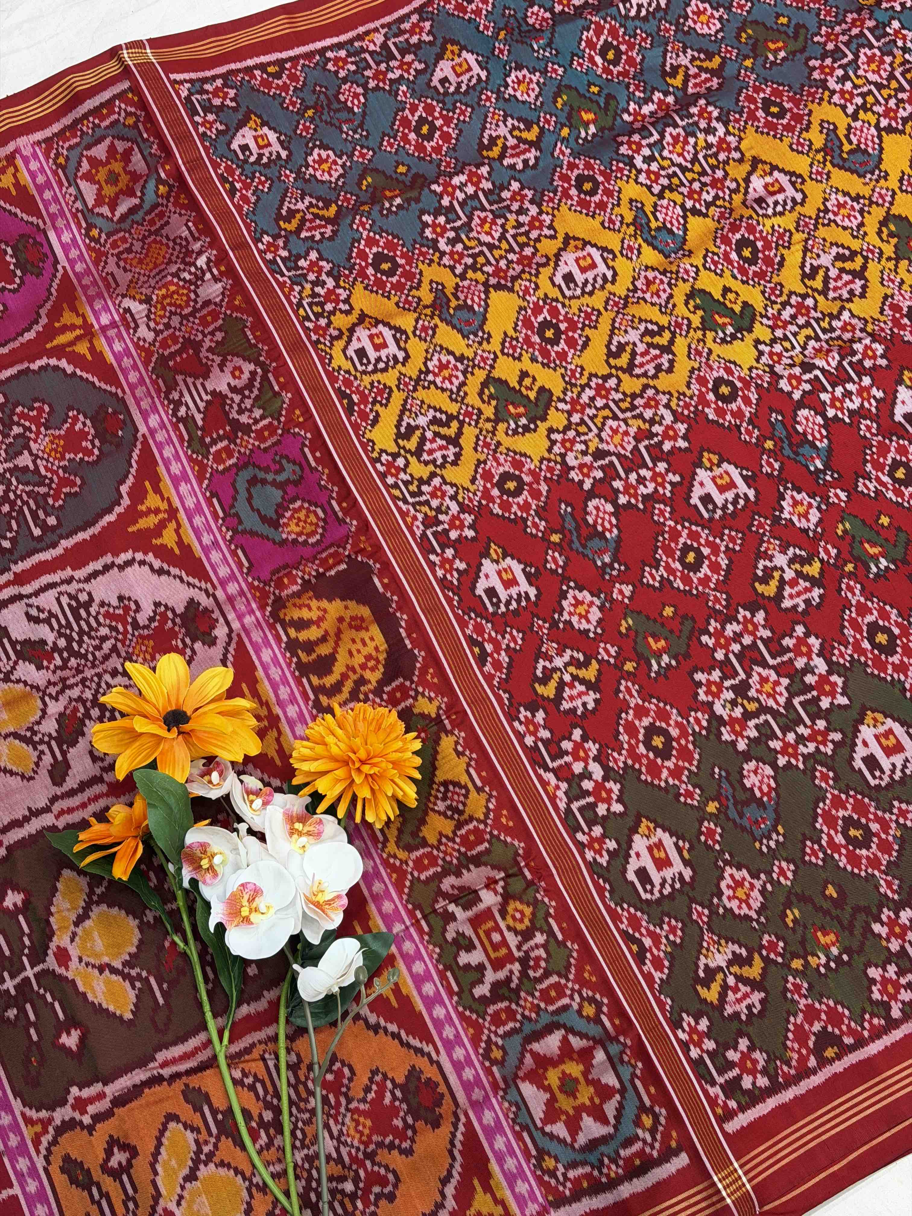 Red & multi narikunj Navaratan Single Ikat Patola