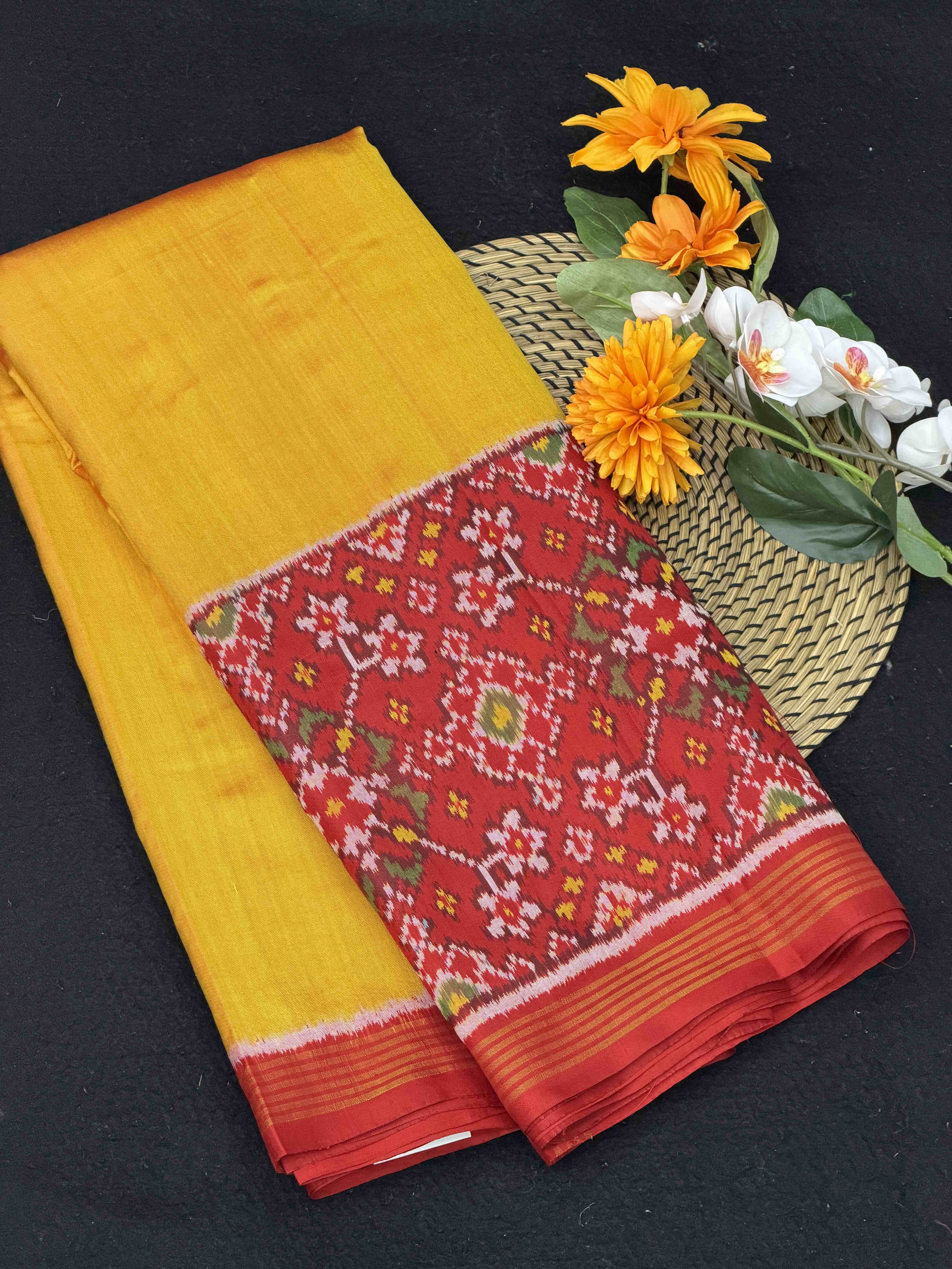 Red & musterd skirtborder navaratan Single ikat Patola