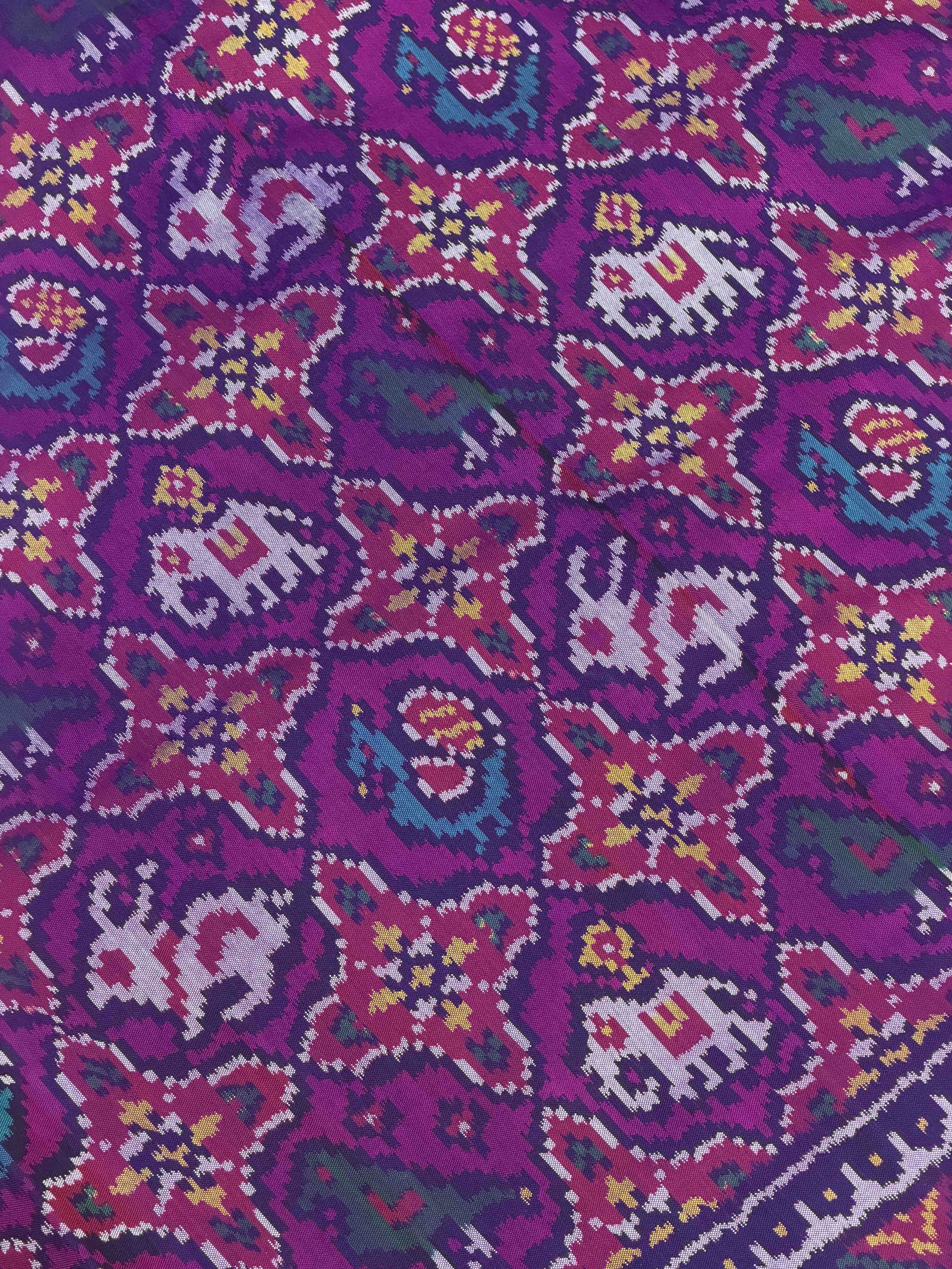 Purple pink small chhabdi figure single ikat Patan Patola