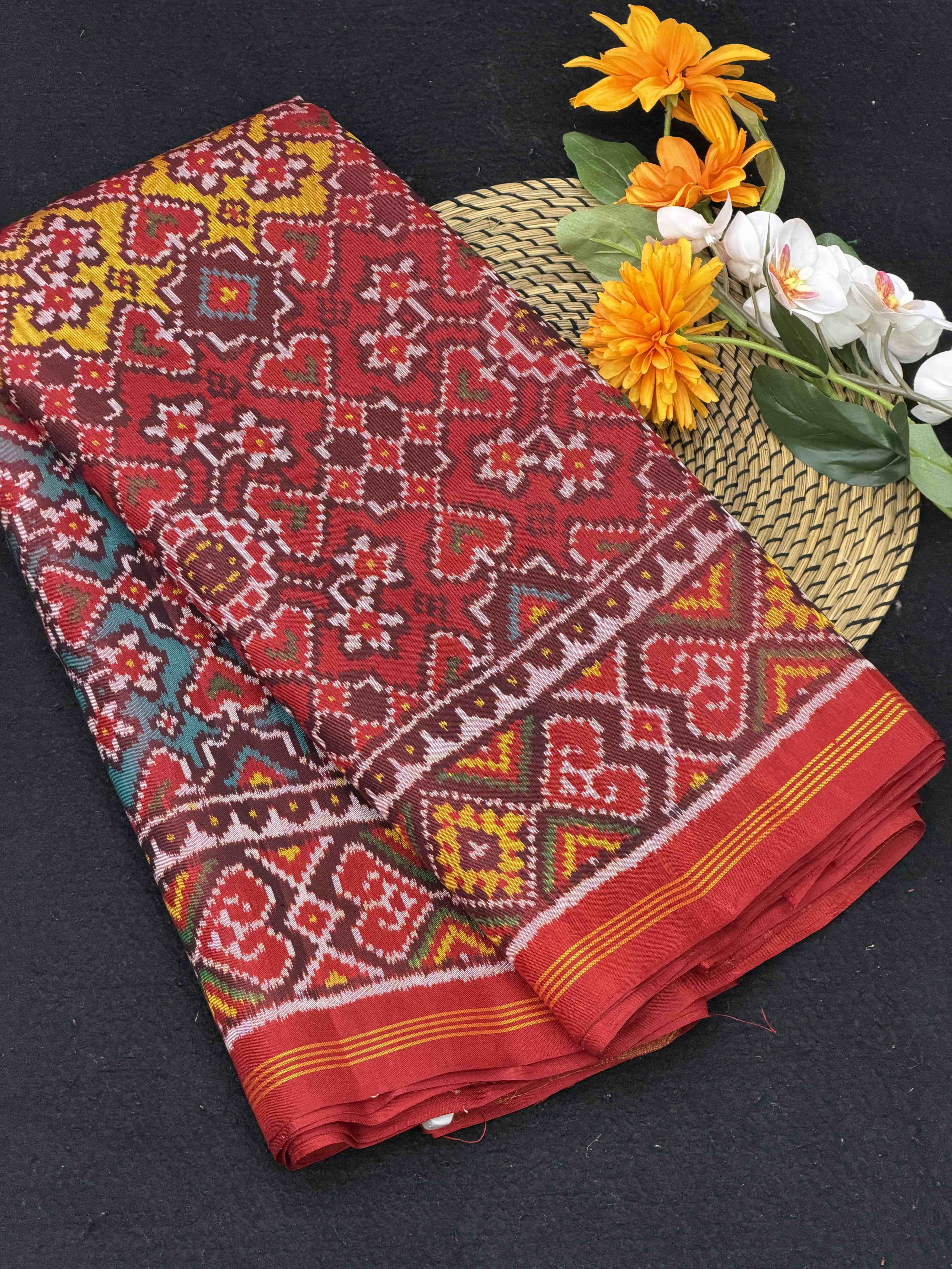 Red with multi manekchawk Single ikat Patola Saree