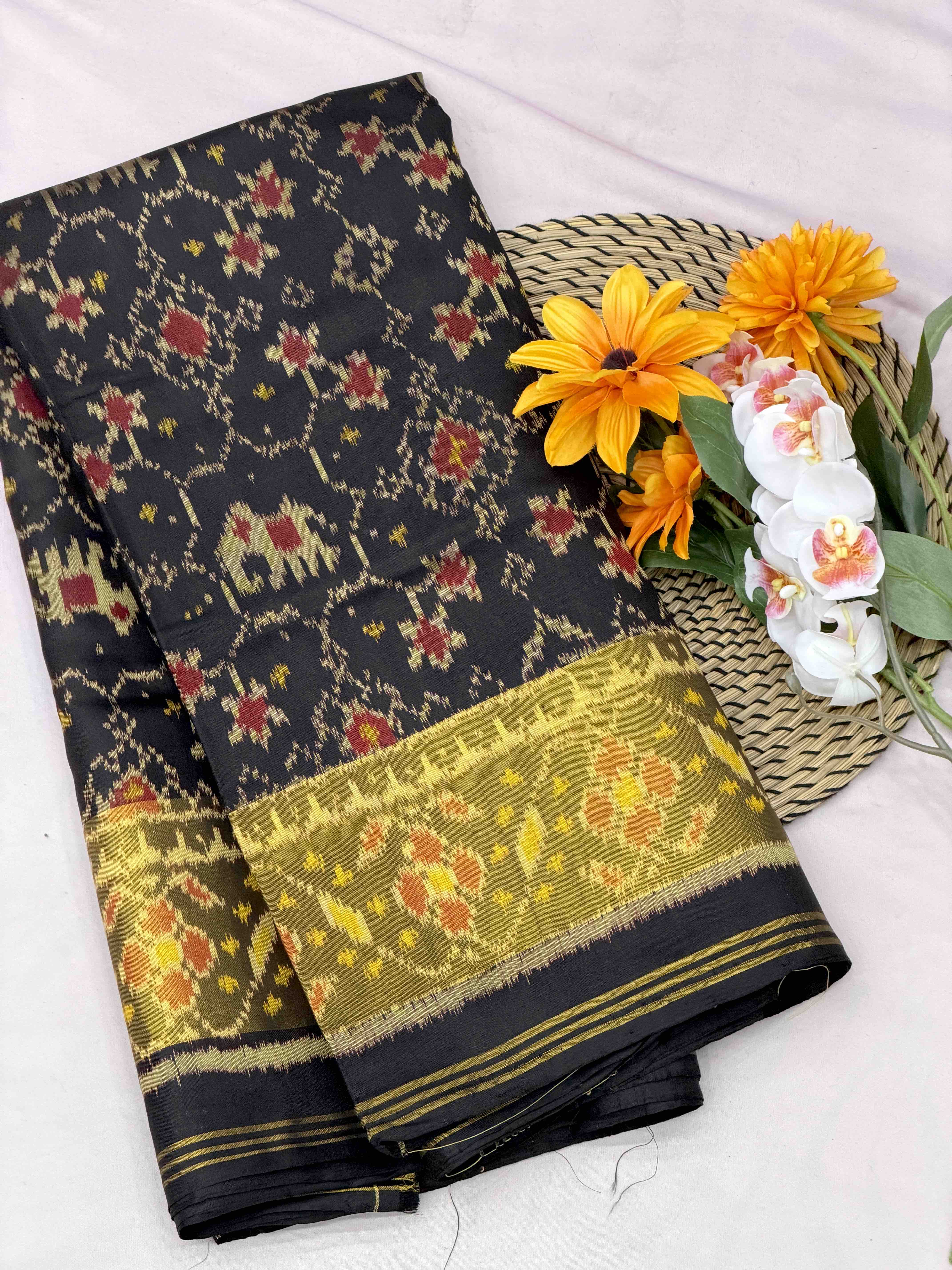 Boack Navaratan Hathi tissue border patola saree