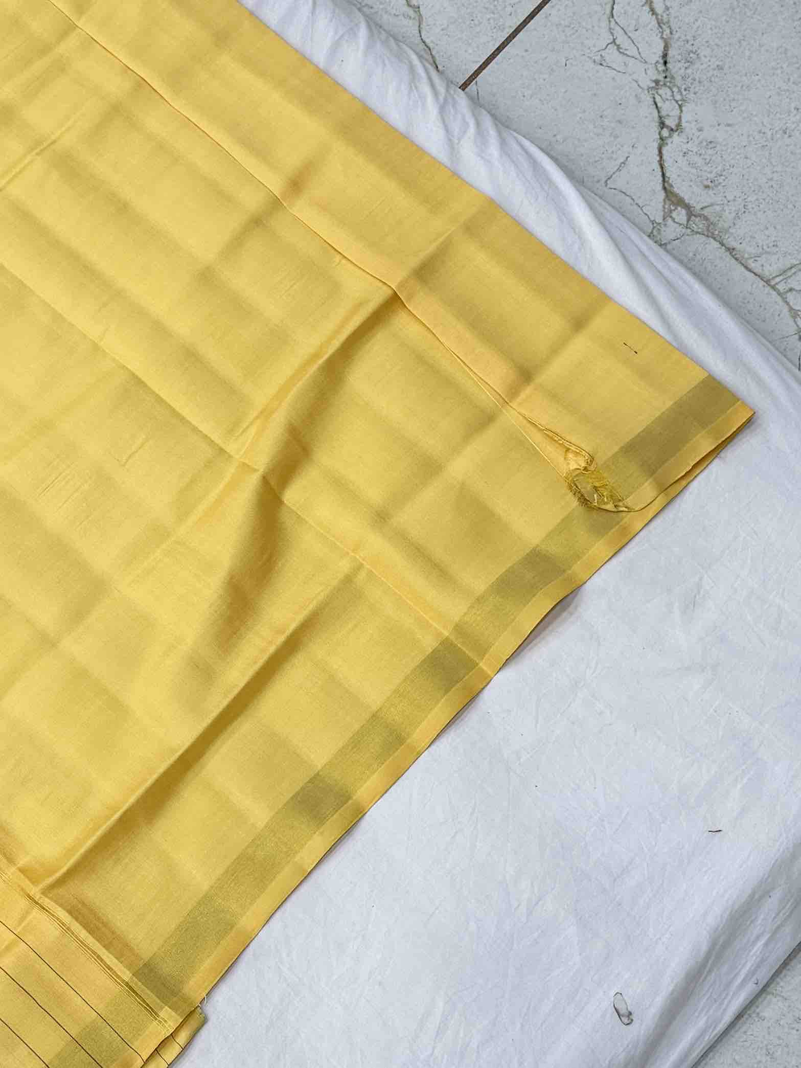 Light Yellow & mahendi Butta desing Rajkot Patola Saree
