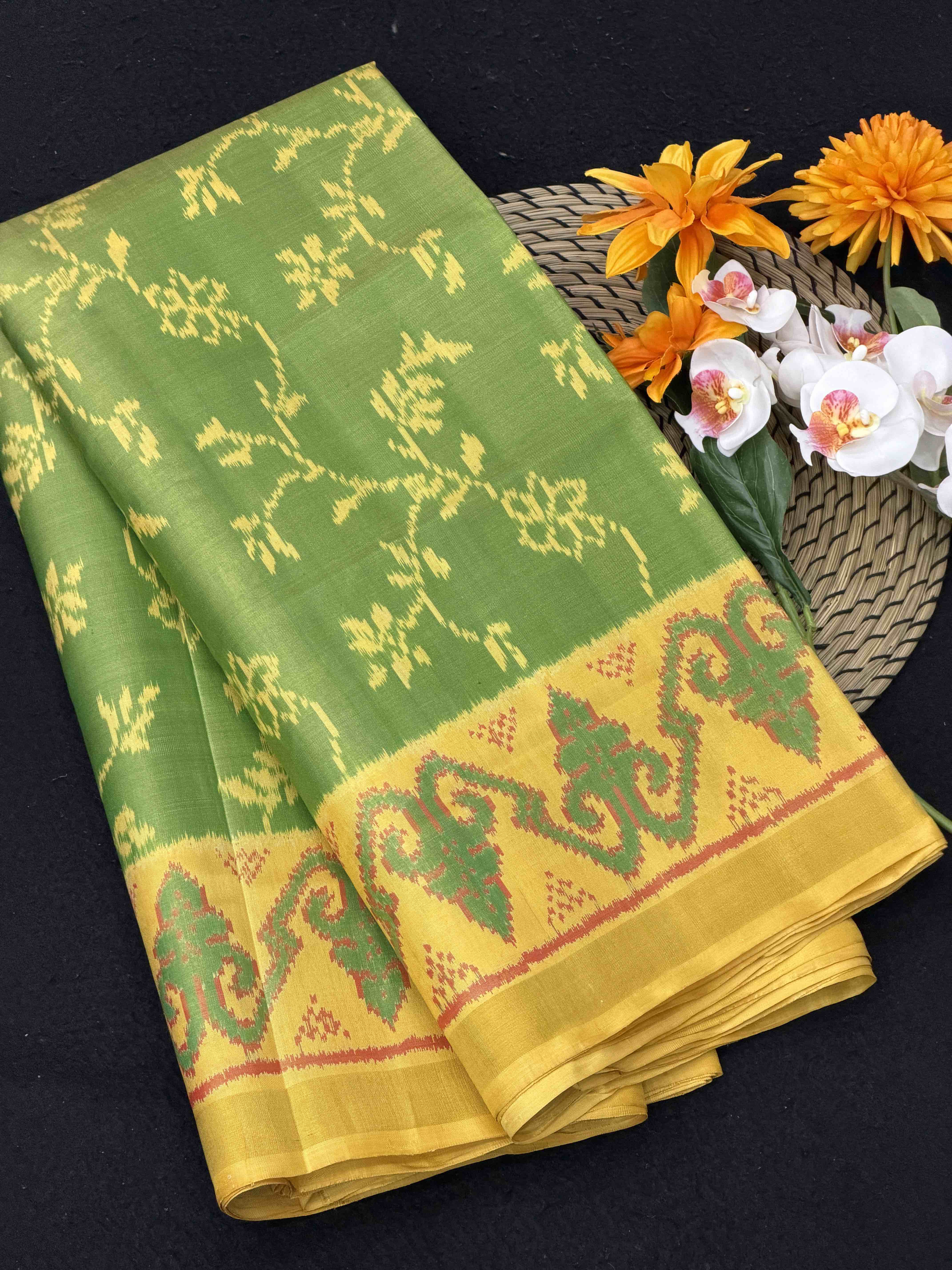 Light yellow & light green Designer Single Ikat Patola Saree