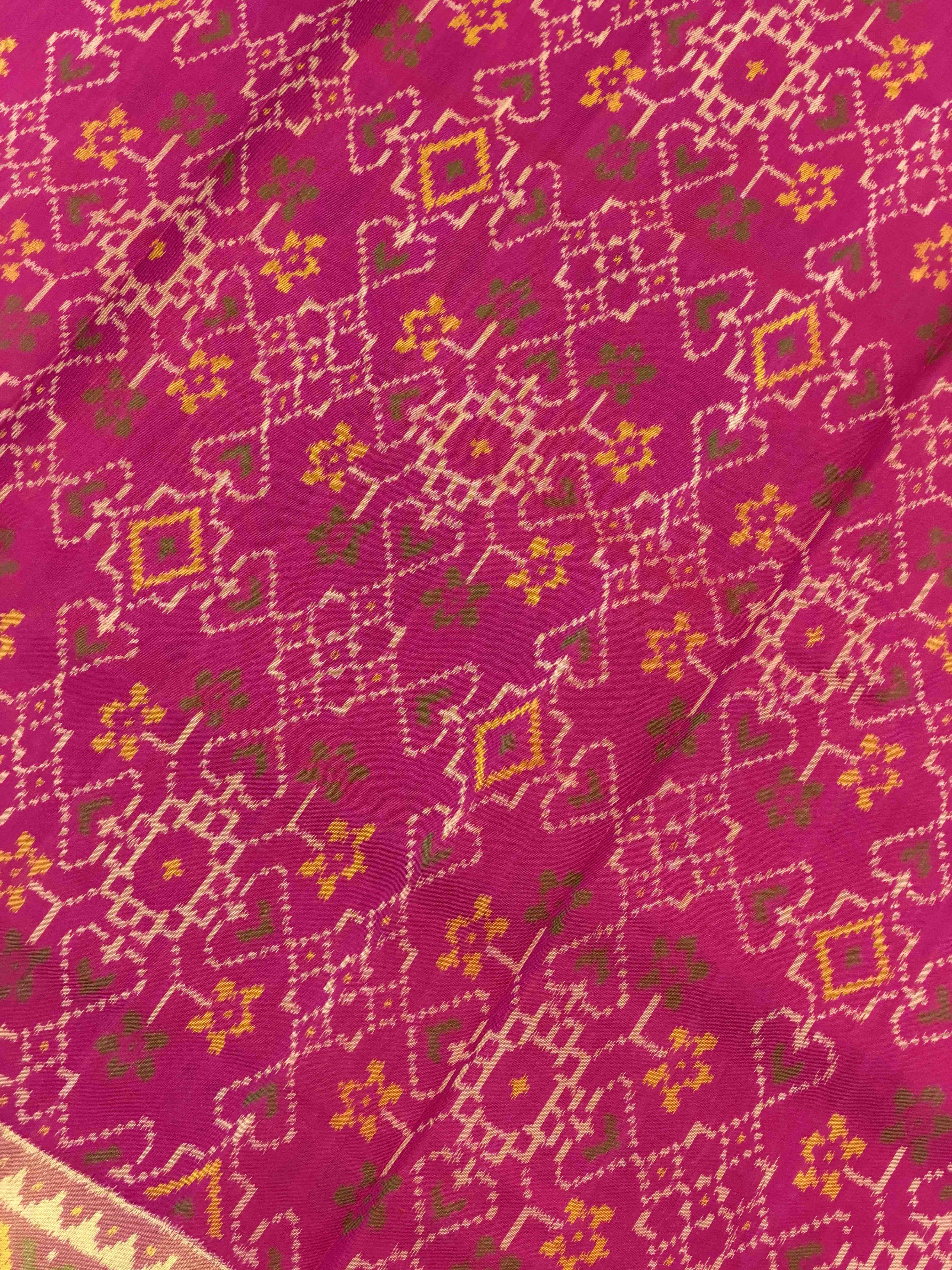 Sweet Pink Manekchawk tissue border Patola Saree