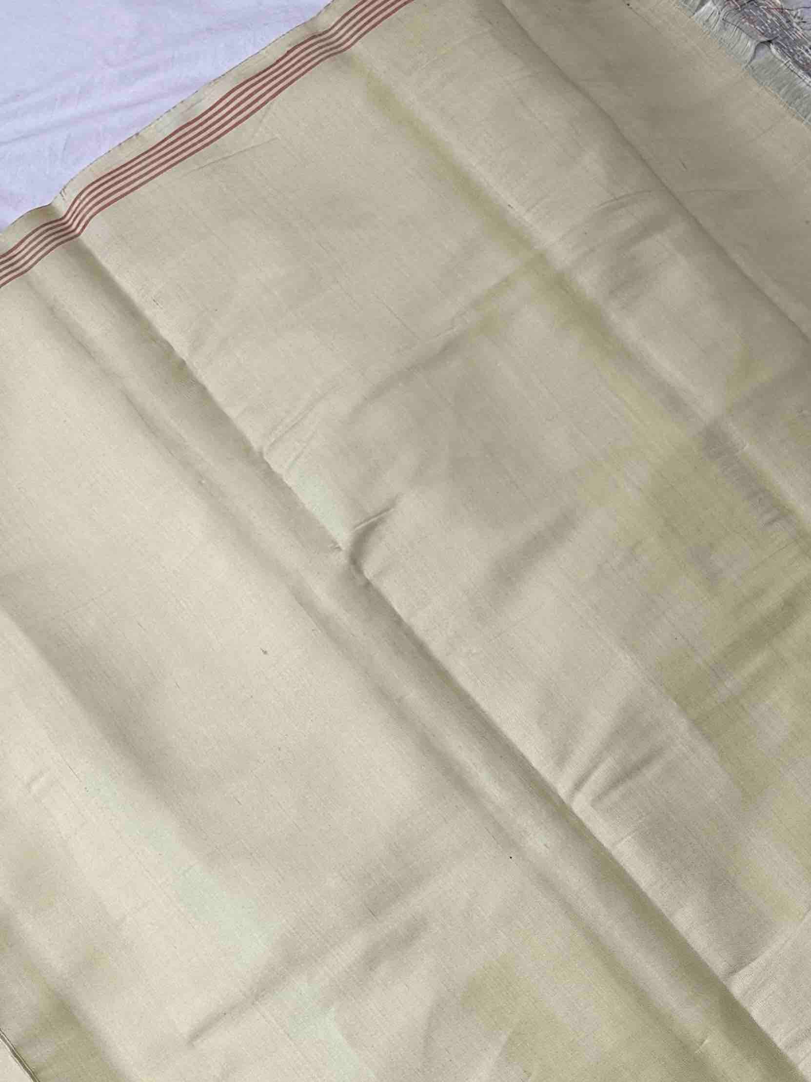 Cream with multi figure beige Single ikat Patola