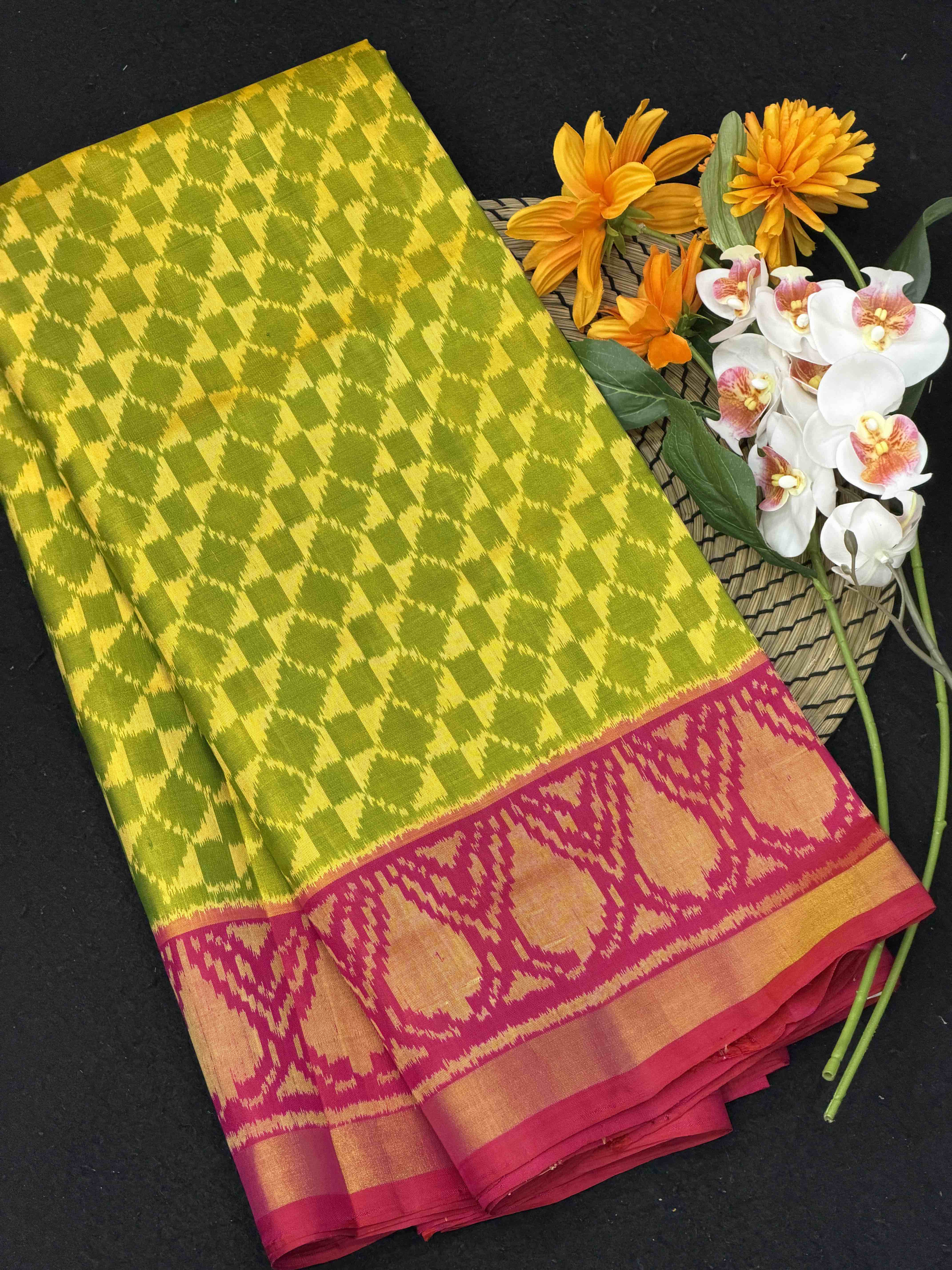 Pink & Parrot green laheriya style Rajkot Patola Saree