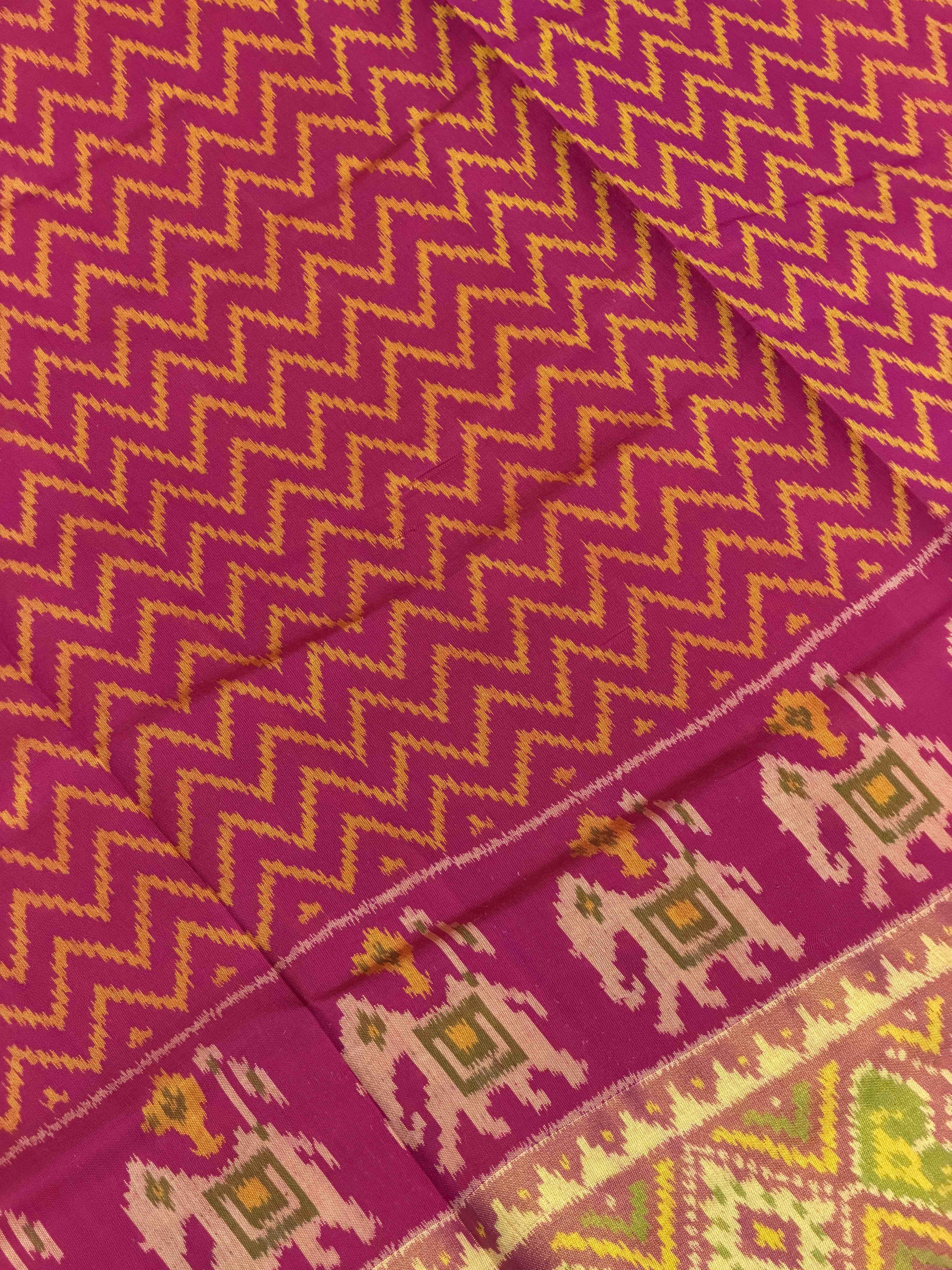 Pink zigzag skirt border Rajkot Patola Saree
