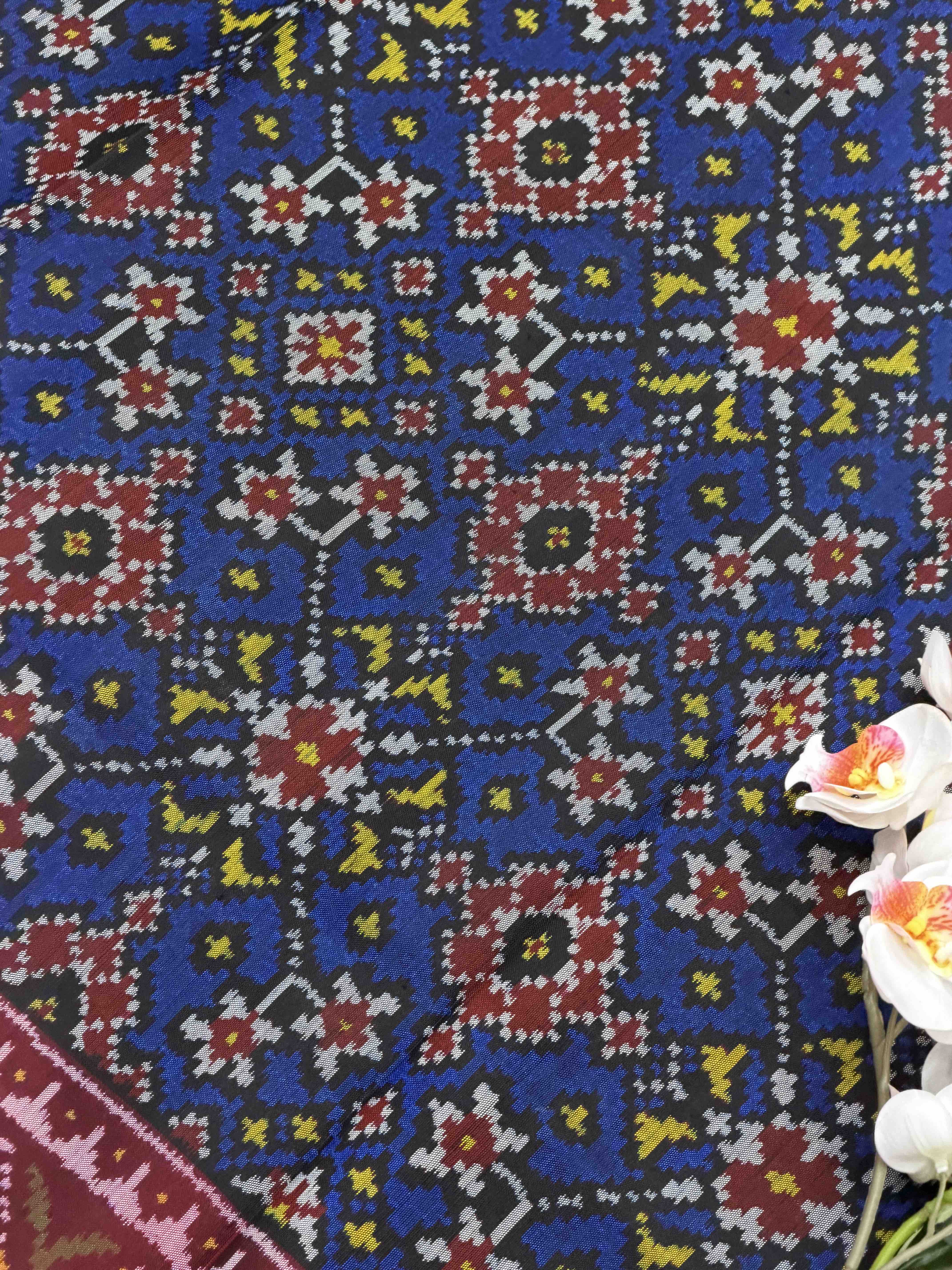 Maroon & Blue navaratan single ikat Patan Patola