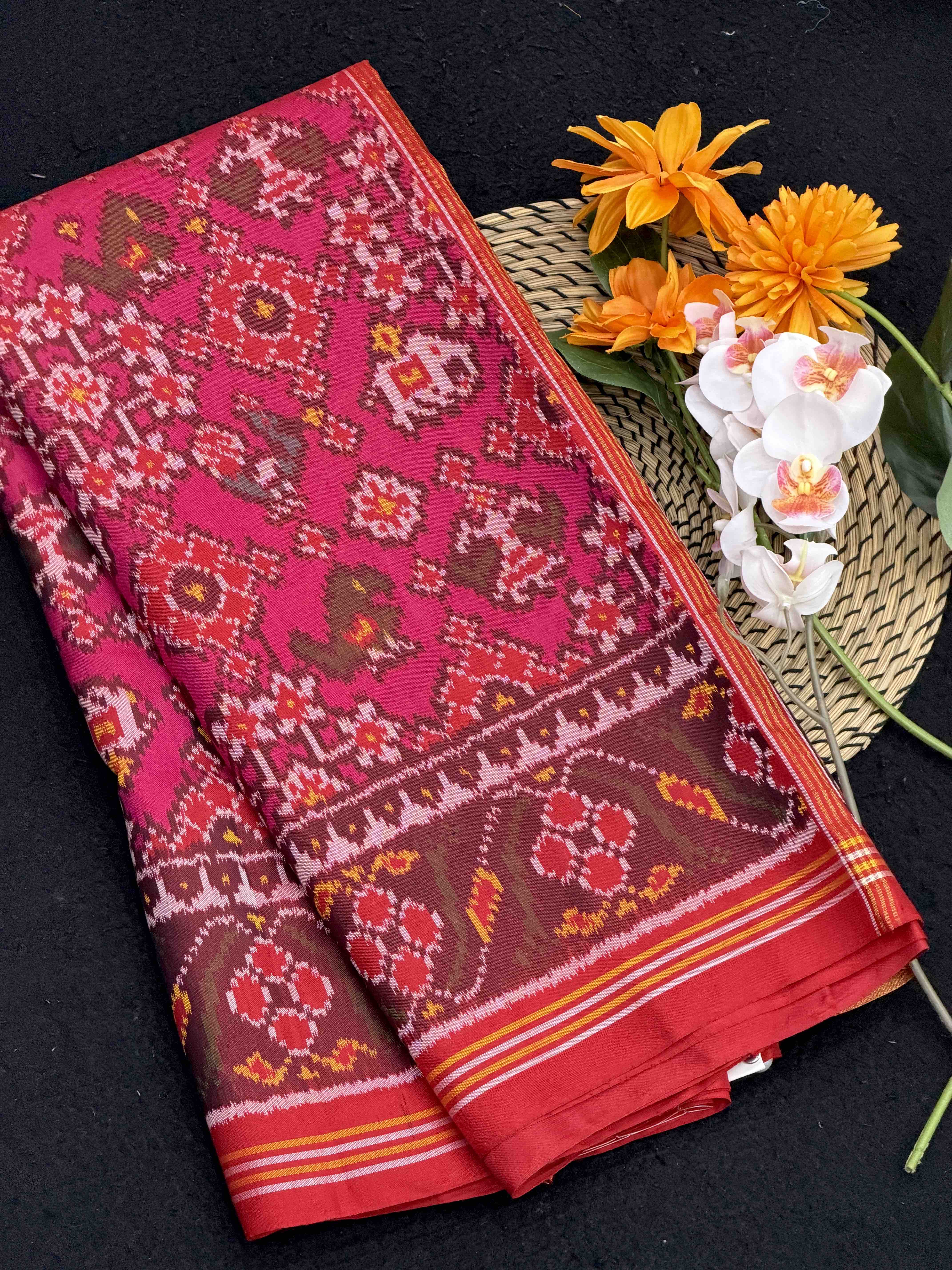 Red & pink navaratan narikunj Single ikat Patola Saree