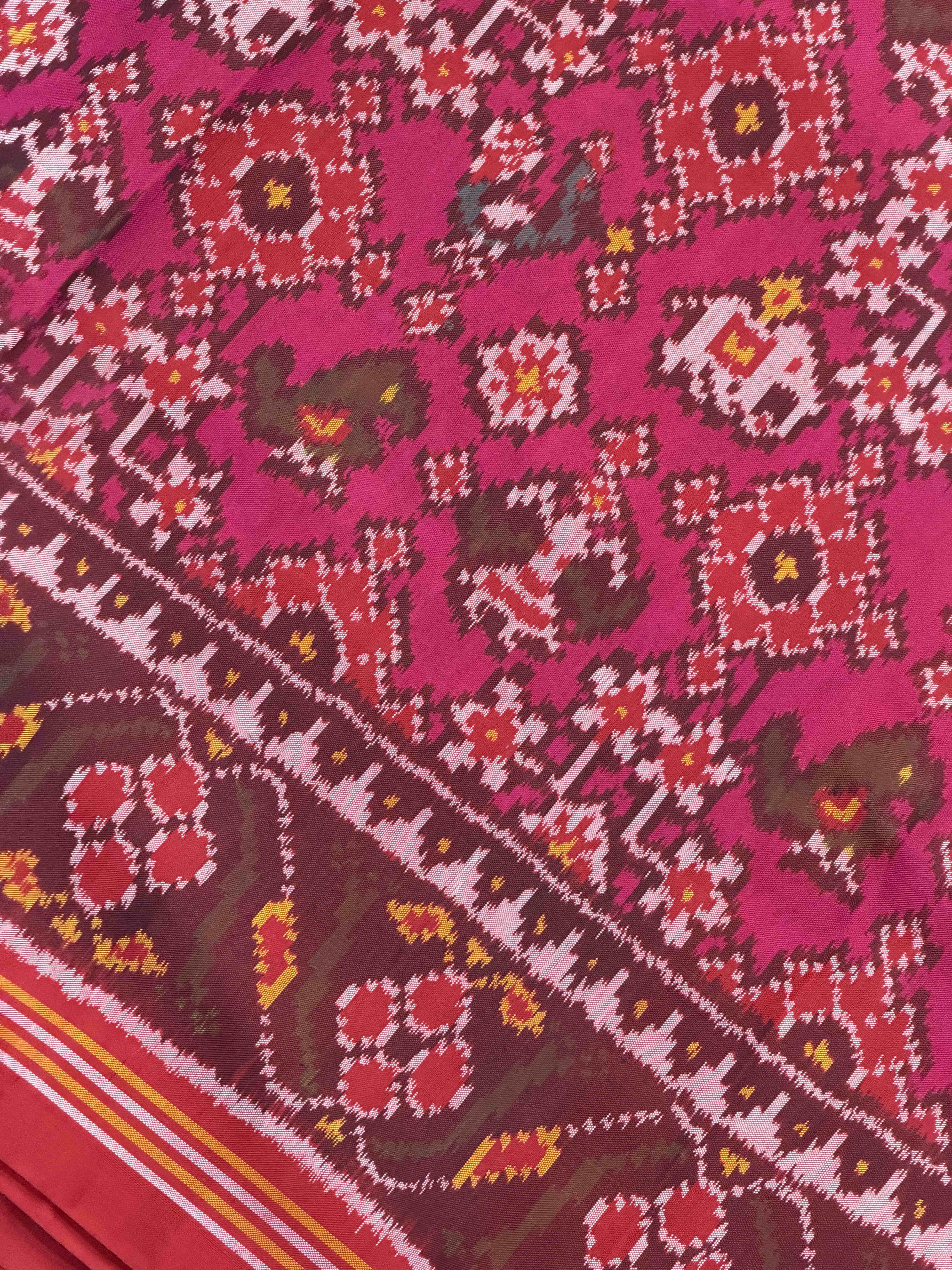 Red & pink navaratan narikunj Single ikat Patola Saree